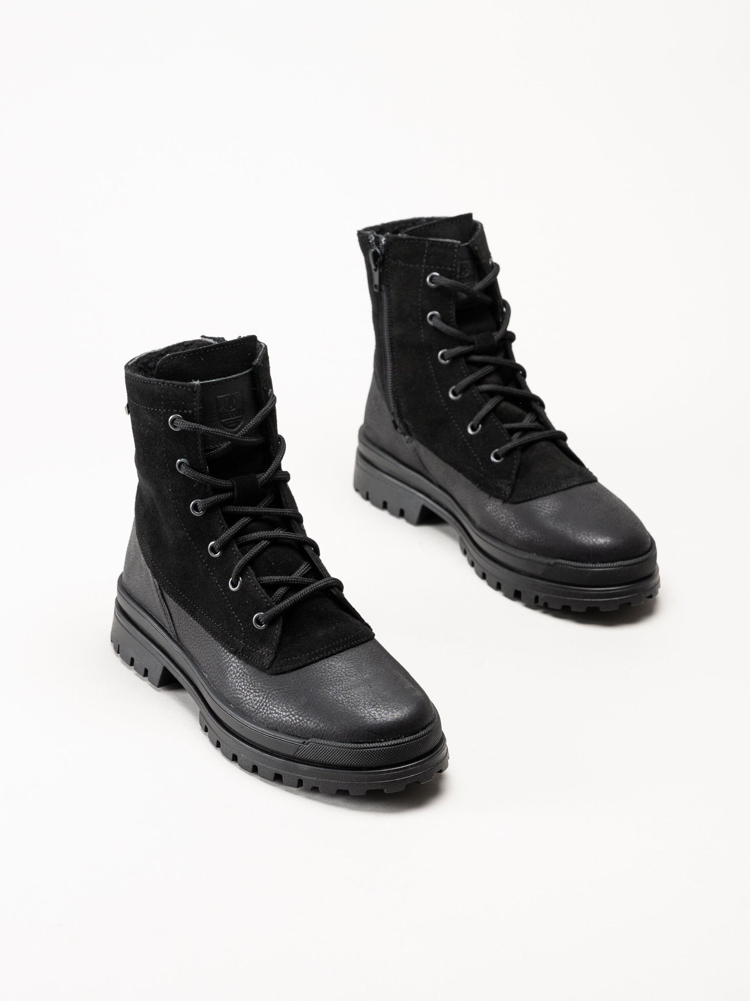 Axelda - Aosta WP - Svarta broddkängor i mocka