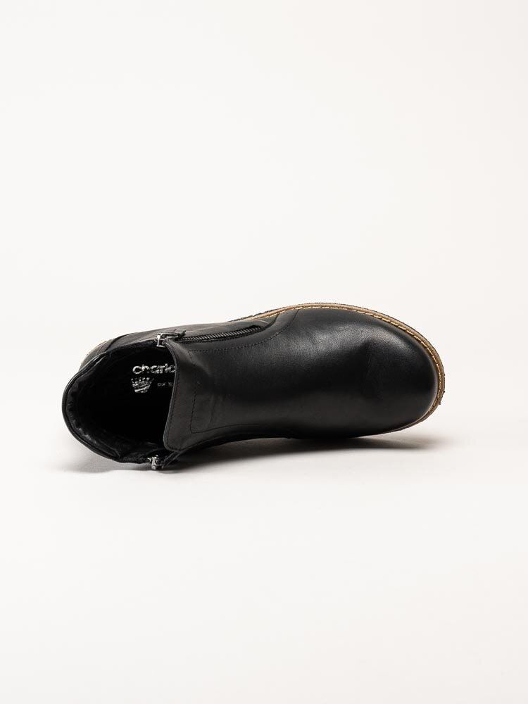 Charlotte of Sweden - Svarta boots i skinn