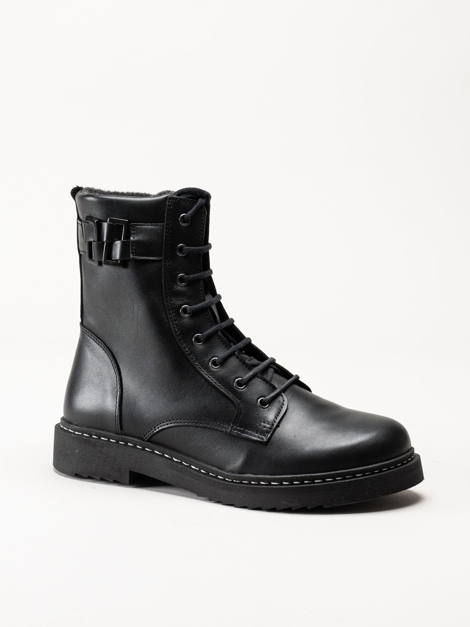 New Feet - Svarta kängor i skinn med Tex-membran