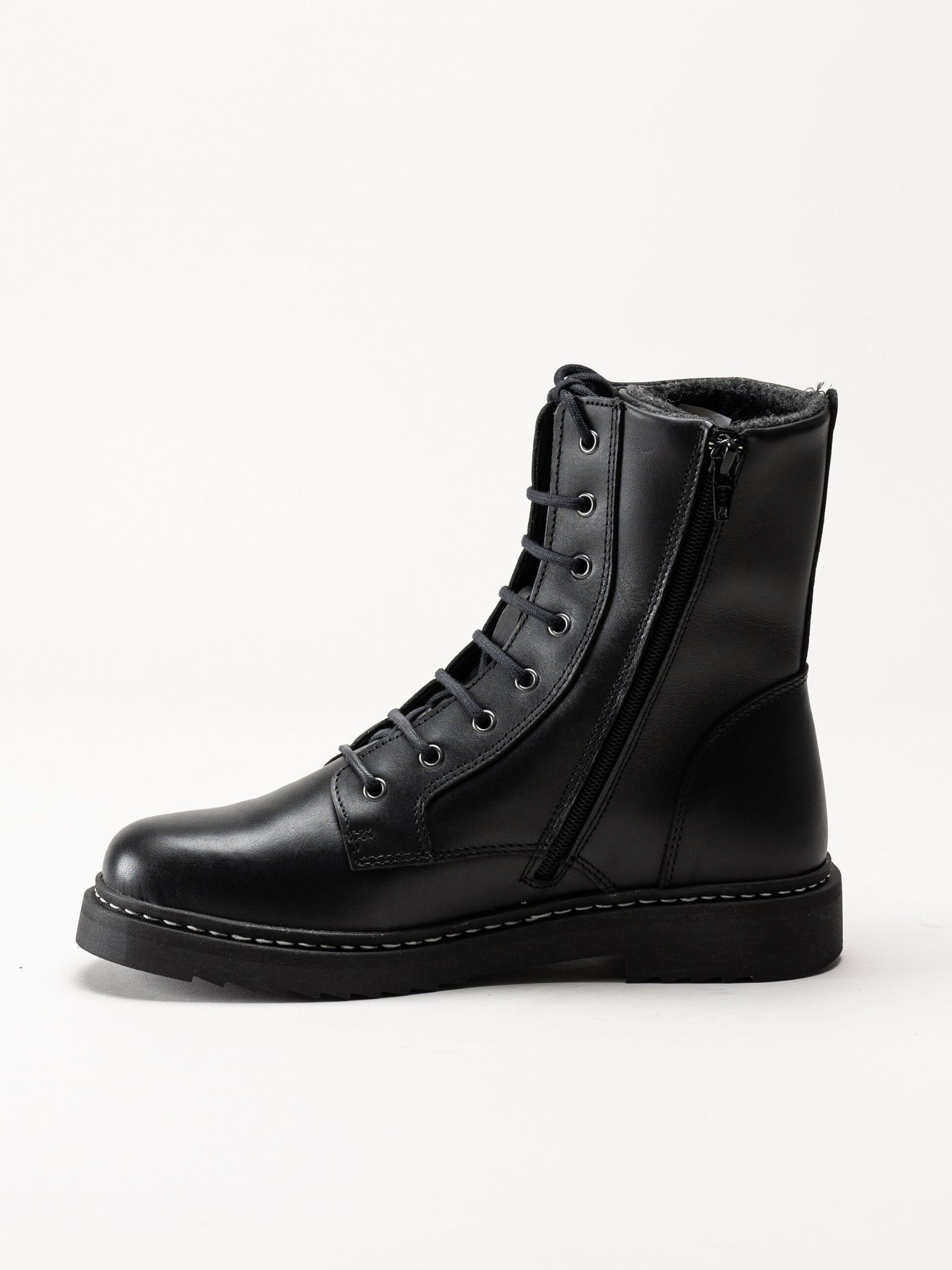 New Feet - Svarta kängor i skinn med Tex-membran