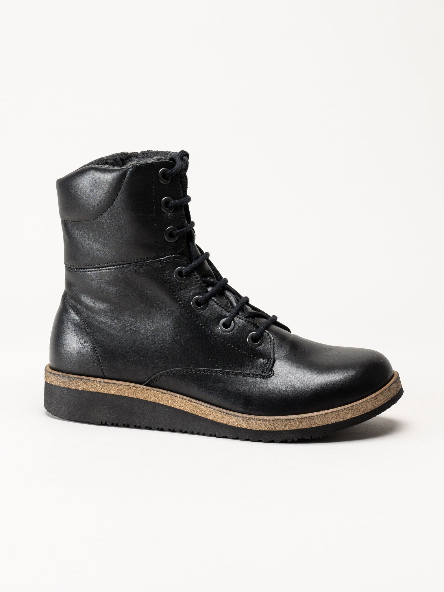 New Feet - Svarta kängor i skinn