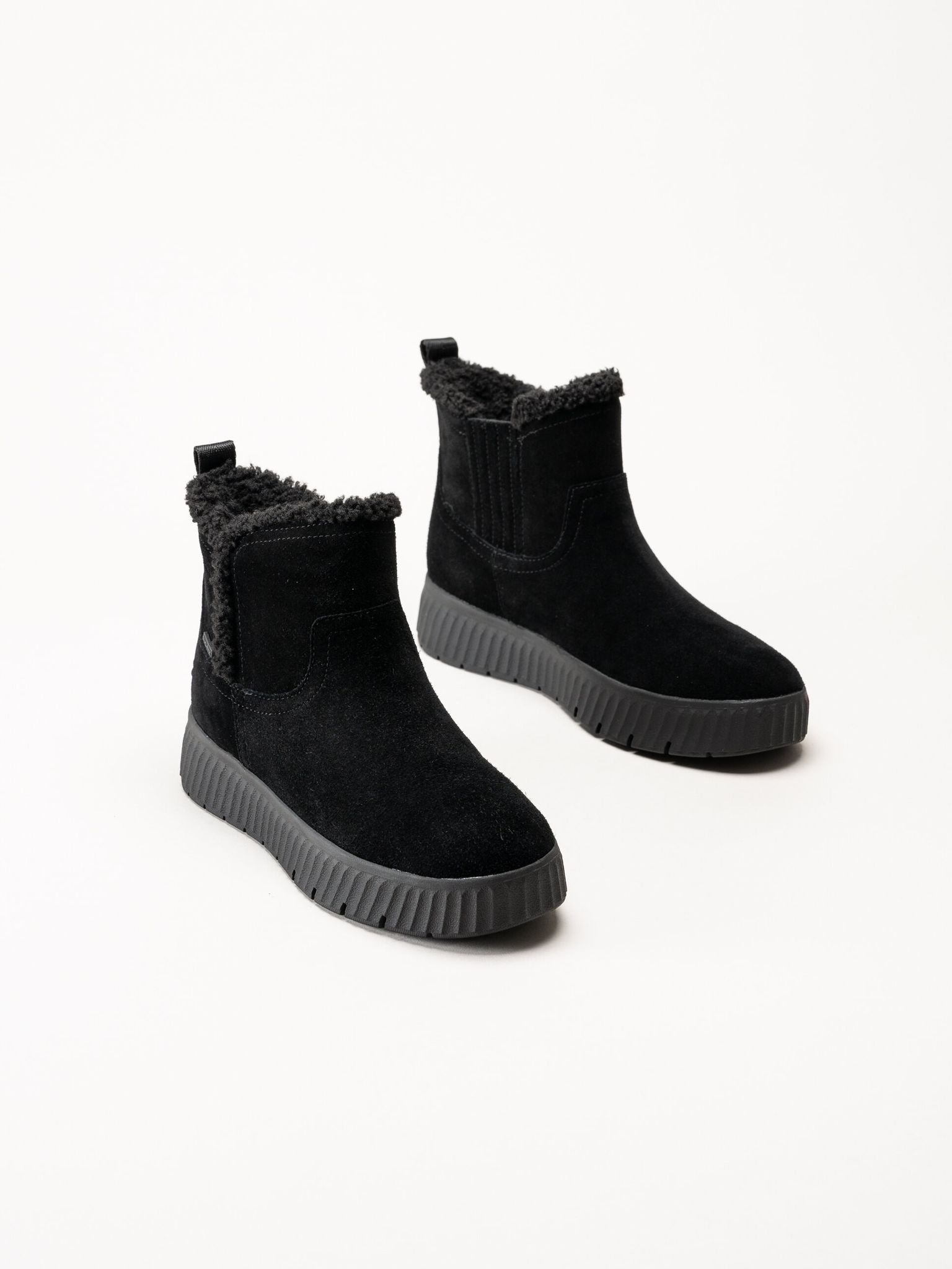 Tamaris Comfort - Svarta step-in boots i mocka