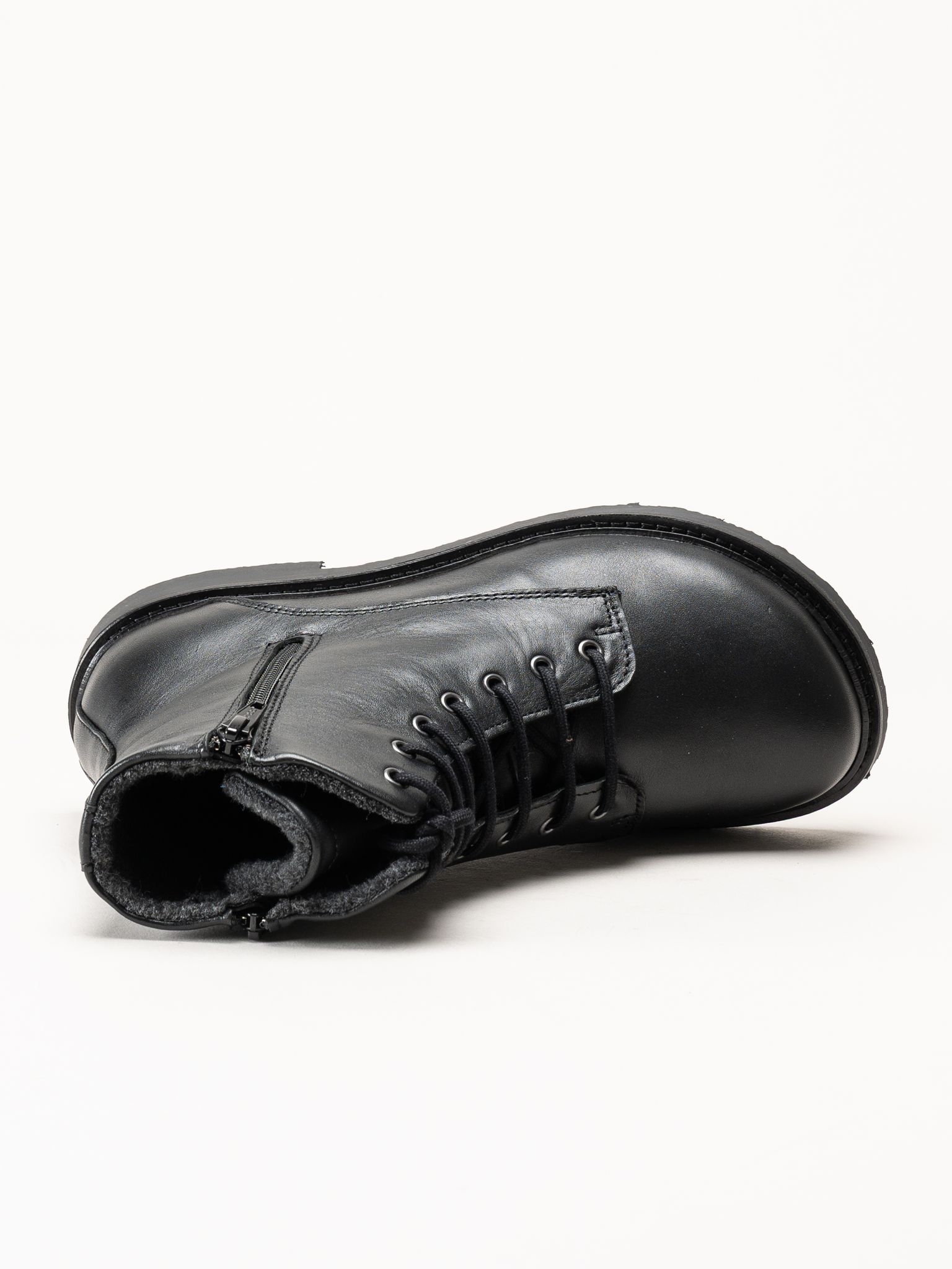 New Feet - Crepe - Svarta snörkängor