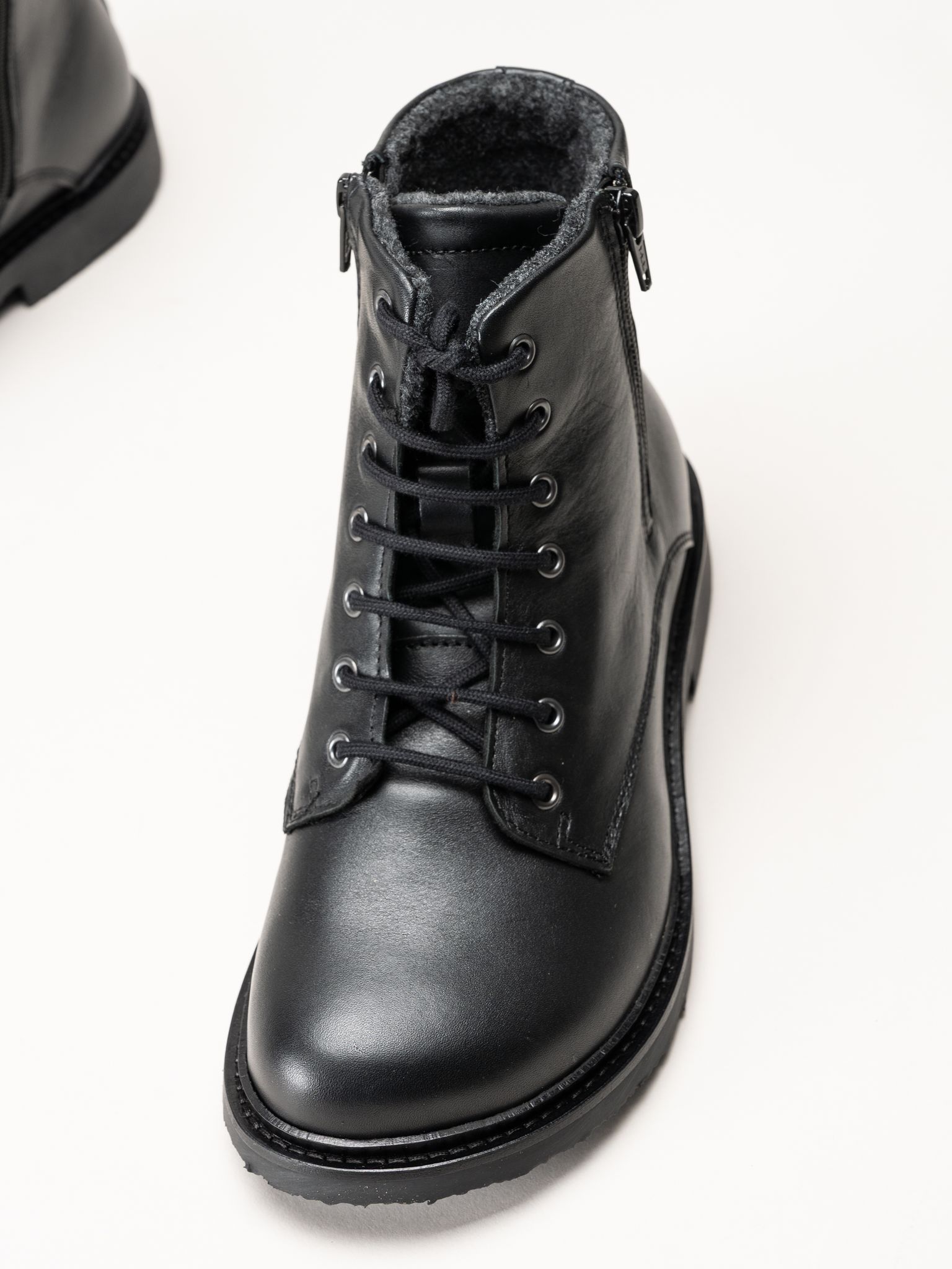 New Feet - Crepe - Svarta snörkängor