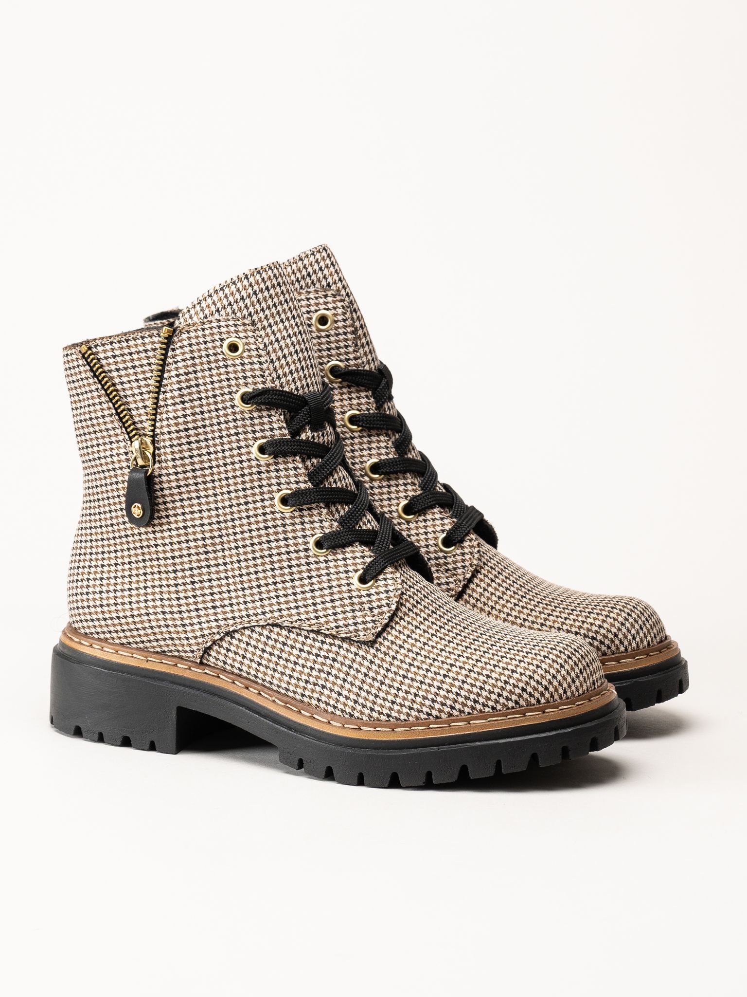 Rieker - Beige fodrade snörkängor