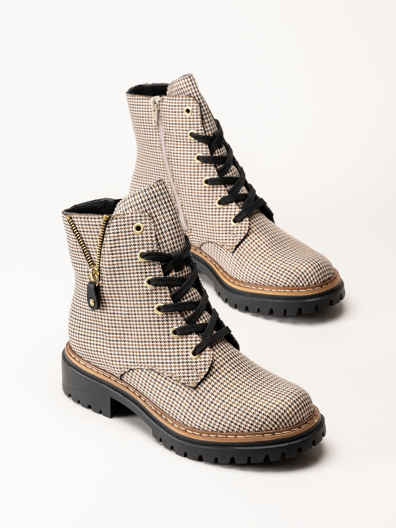 Rieker - Beige fodrade snörkängor