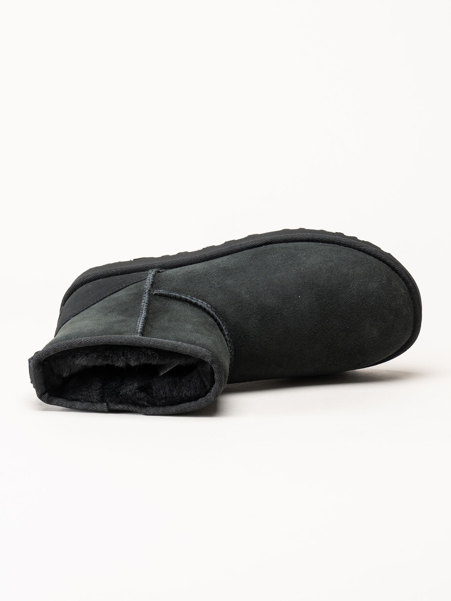 UGG - Classic Mini II - Svarta fodrade boots