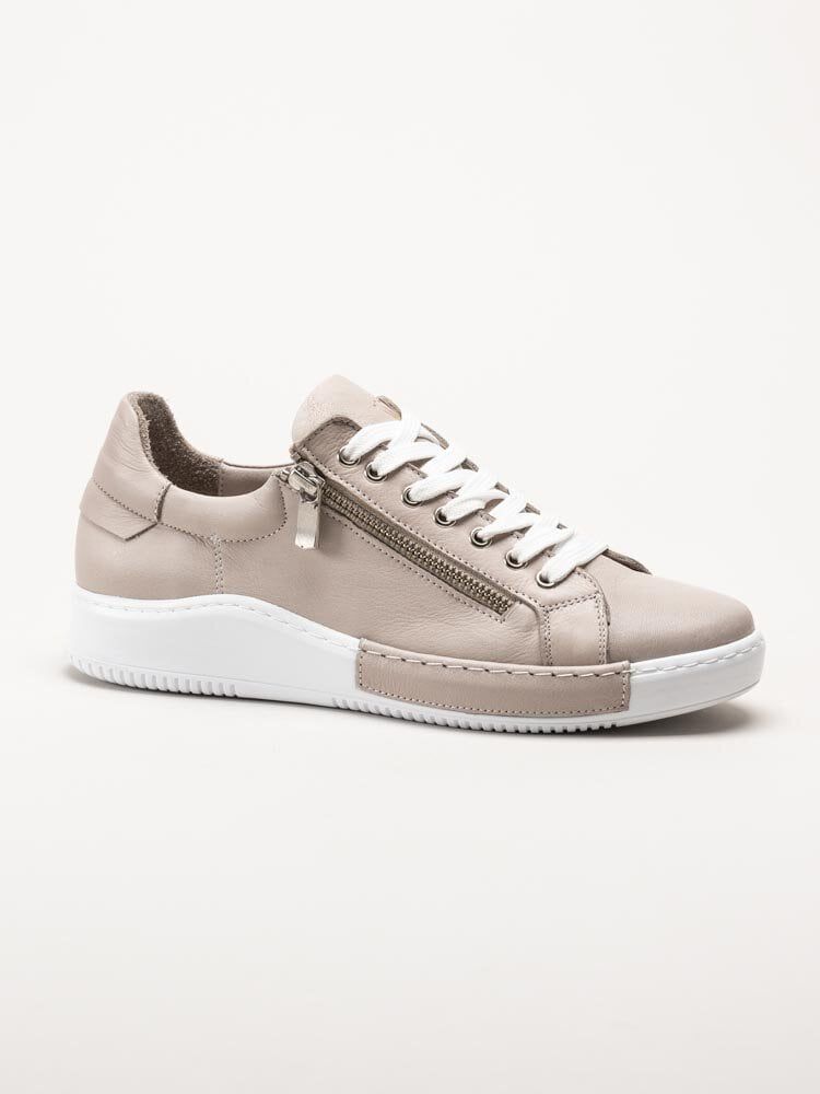 Charlotte of Sweden - Beige sneakers i skinn