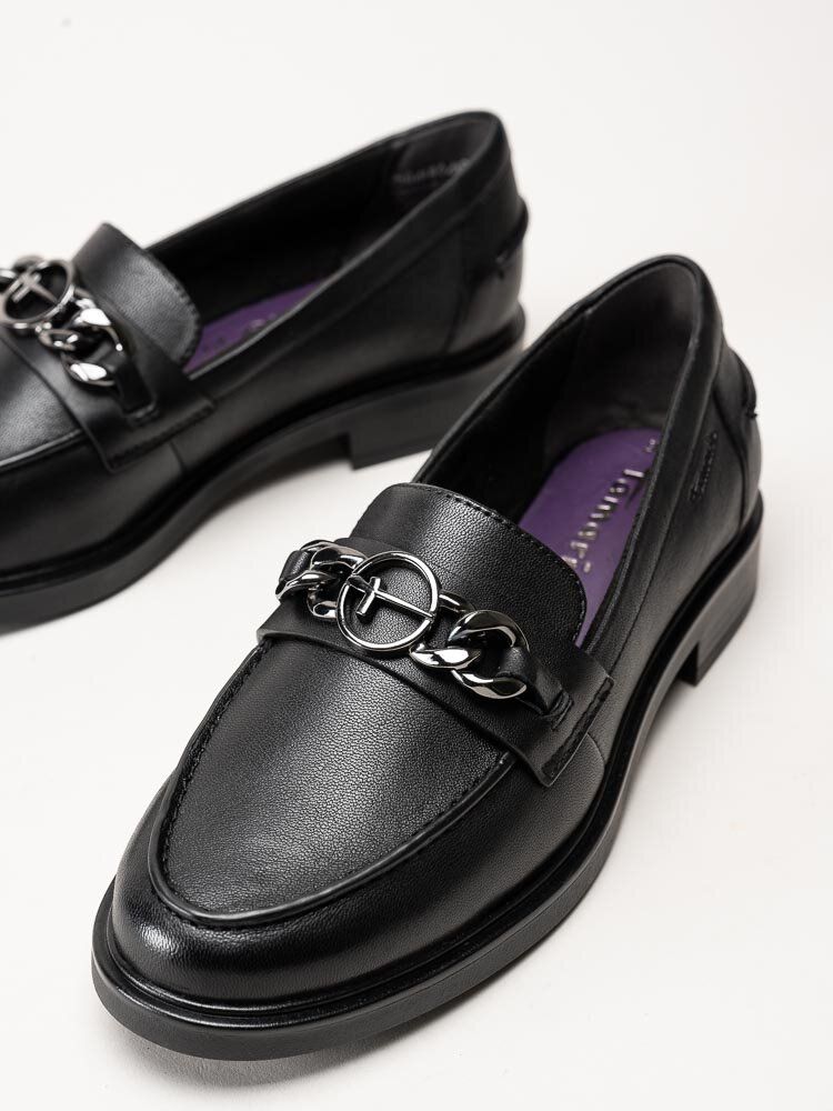 Tamaris - Svarta loafers med dekorlänk