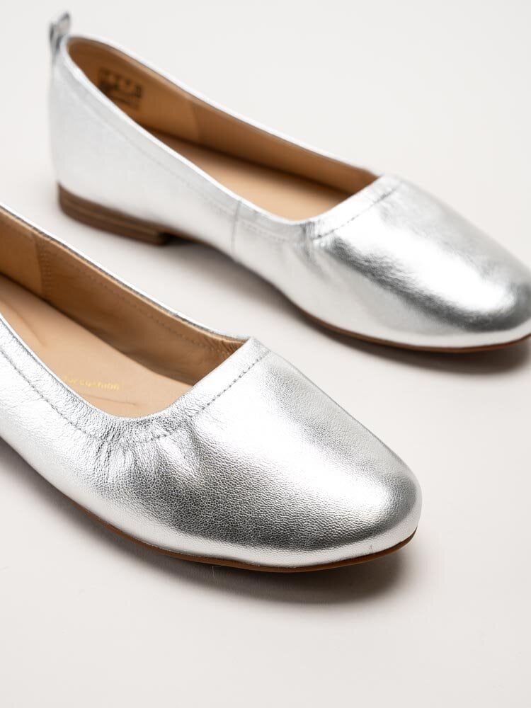 Clarks - Fawna Soft D - Slilver ballerina i skinn