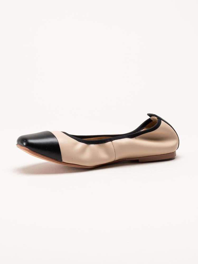 Novita - Amendola - Beige ballerina med svarta detaljer
