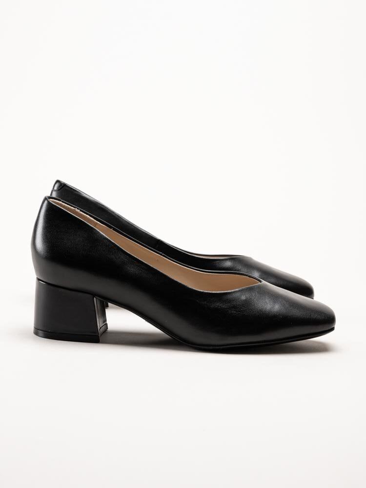 Caprice - Svarta klassiska pumps i skinn