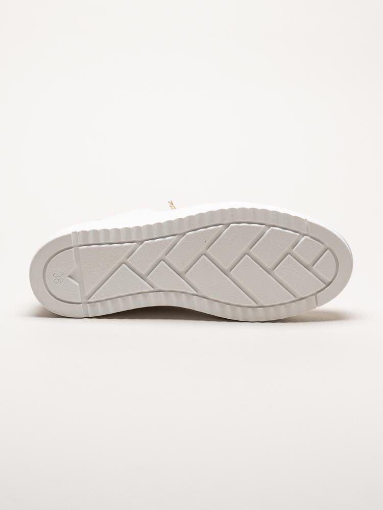 Marco Tozzi - Vita sneakers med gulddetaljer
