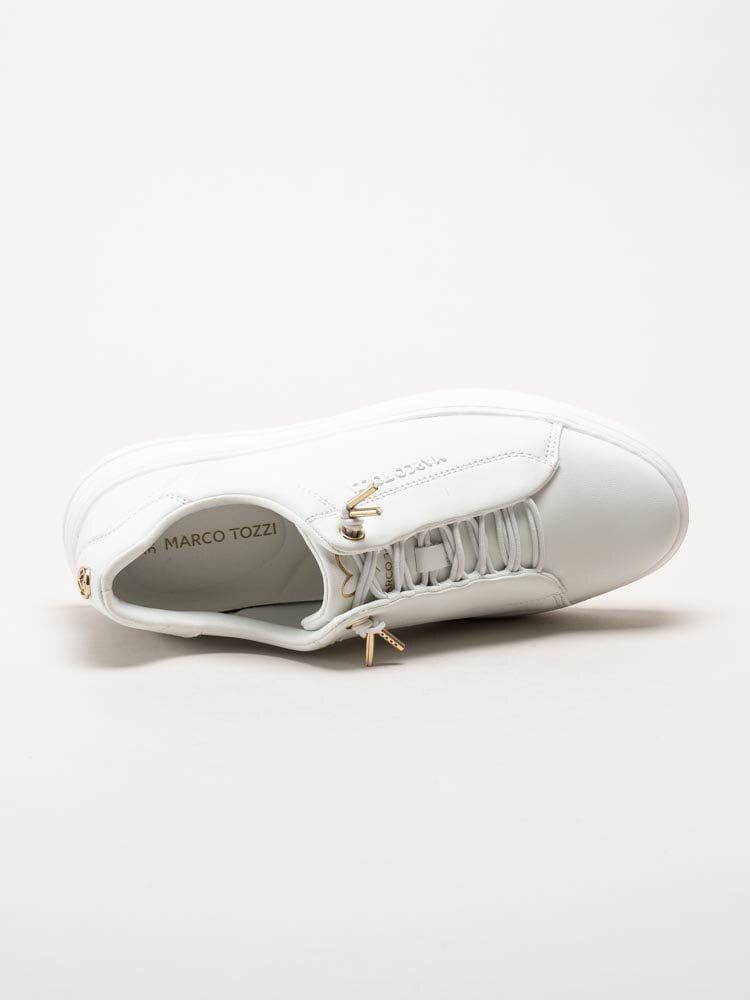 Marco Tozzi - Vita sneakers med gulddetaljer