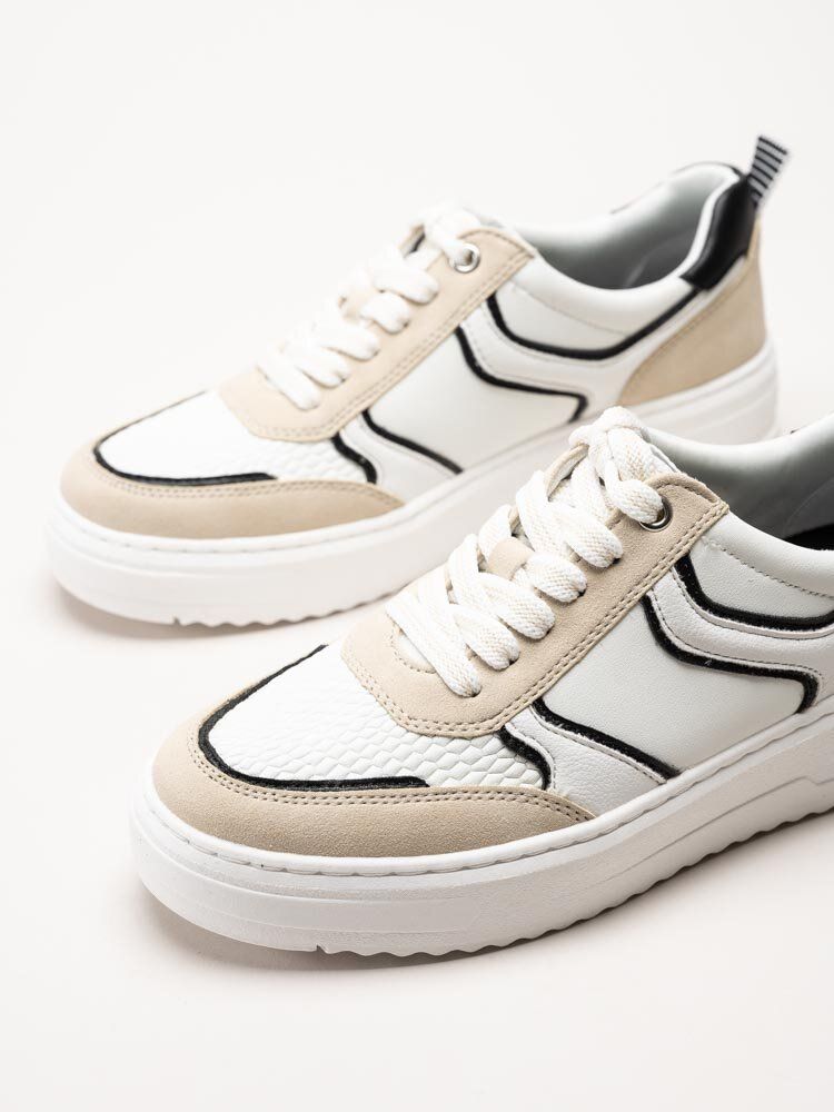 Marco Tozzi - Vita sneakers med beige detaljer