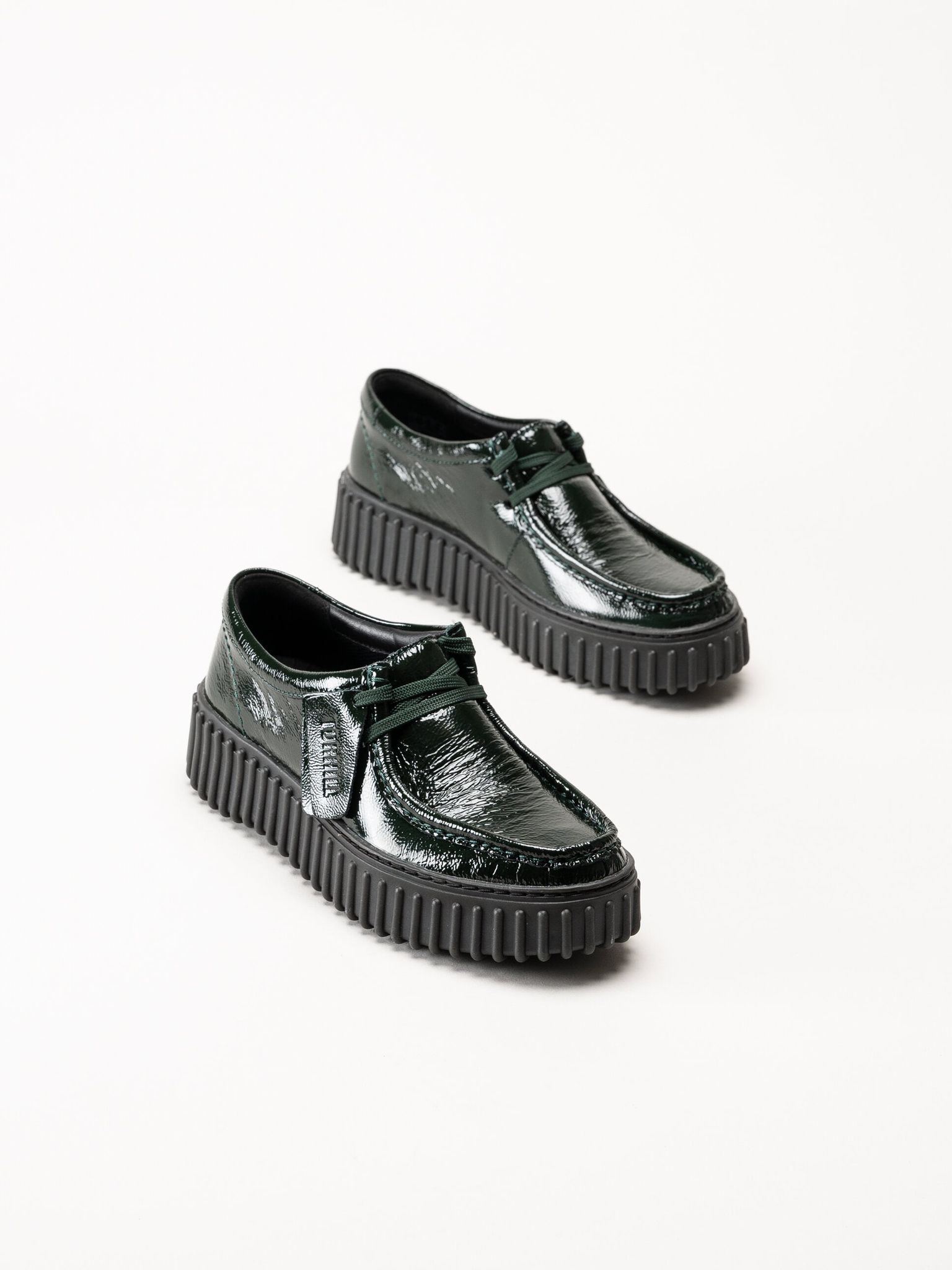 Clarks - Torhill Bee - Gröna snörskor i lack