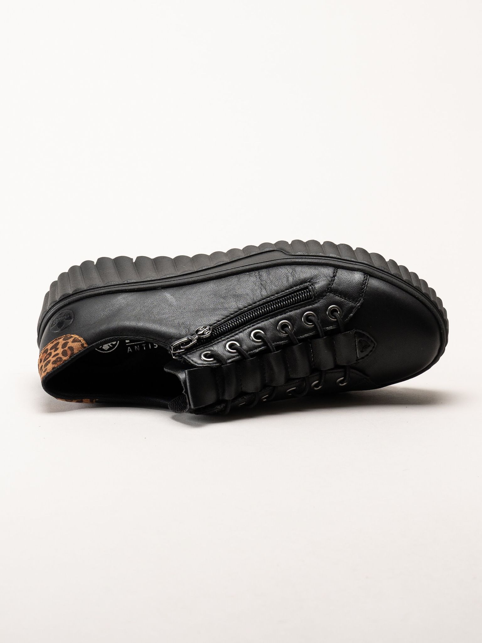 Svarta sneakers i skinn