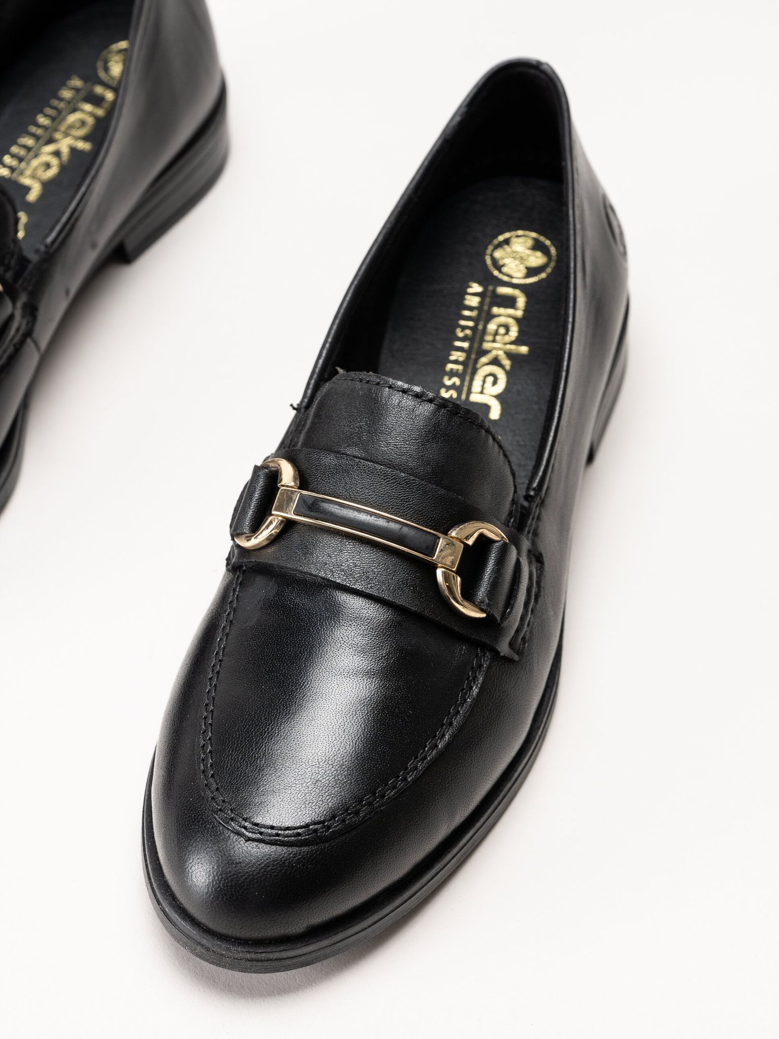 Svarta loafers i skinn