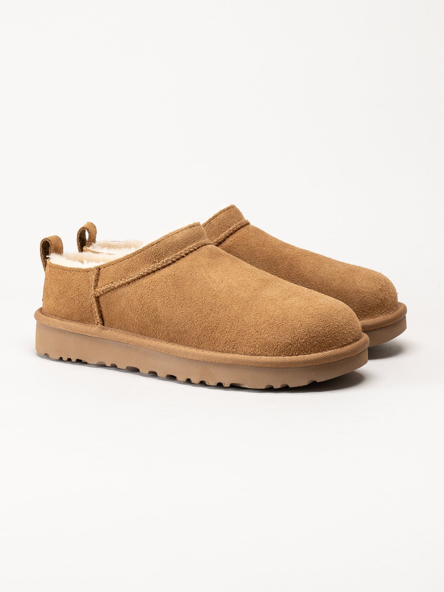 UGG - W Classic Micro - Ljusbruna ullfodrade boots i mocka