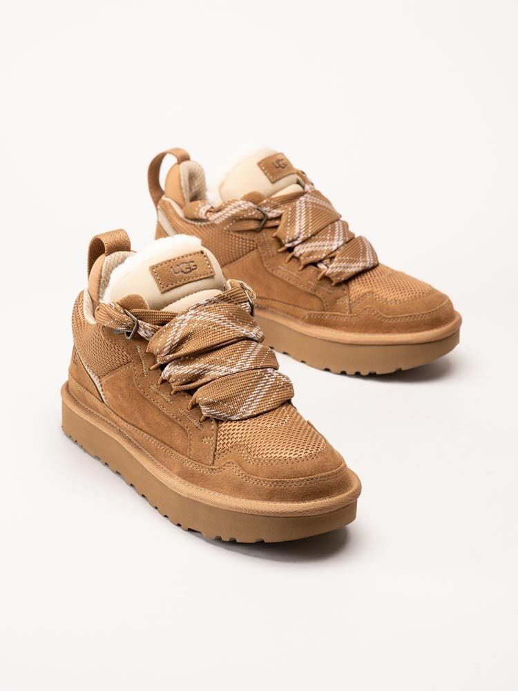 UGG - W Lowmel - Ljusbruna ullfodrade sneakers
