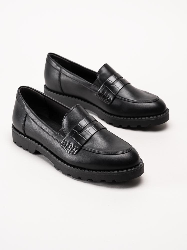Tamaris - Svarta loafers i mjuk skinnimitation