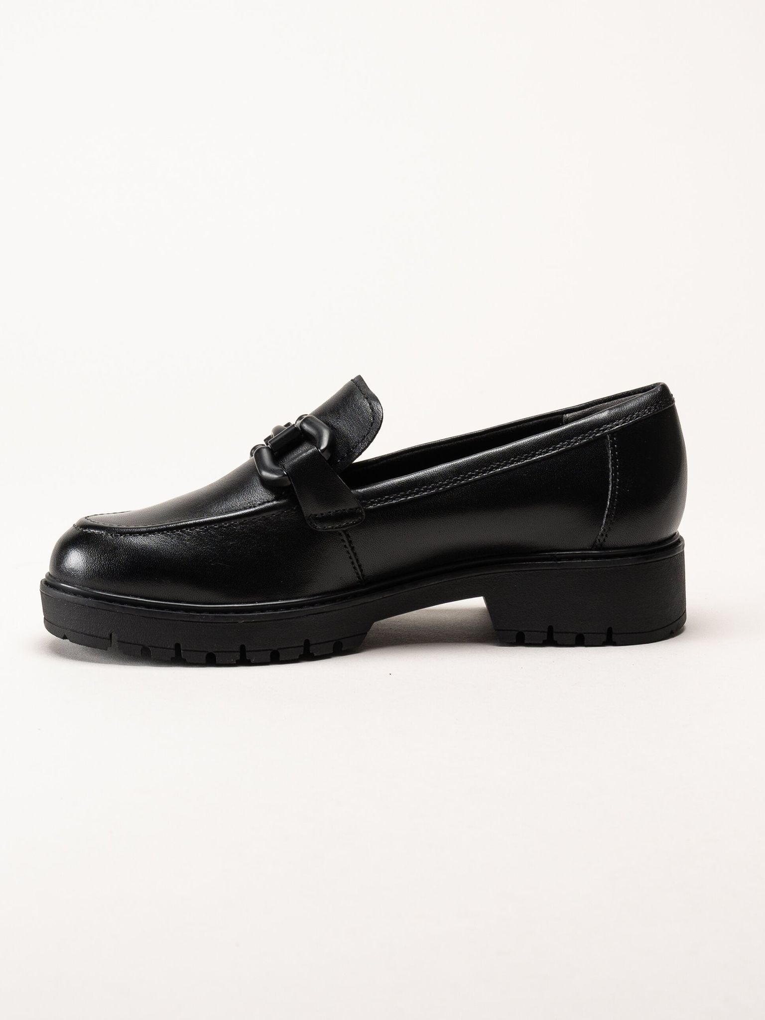 Tamaris - Svarta loafers i skinn