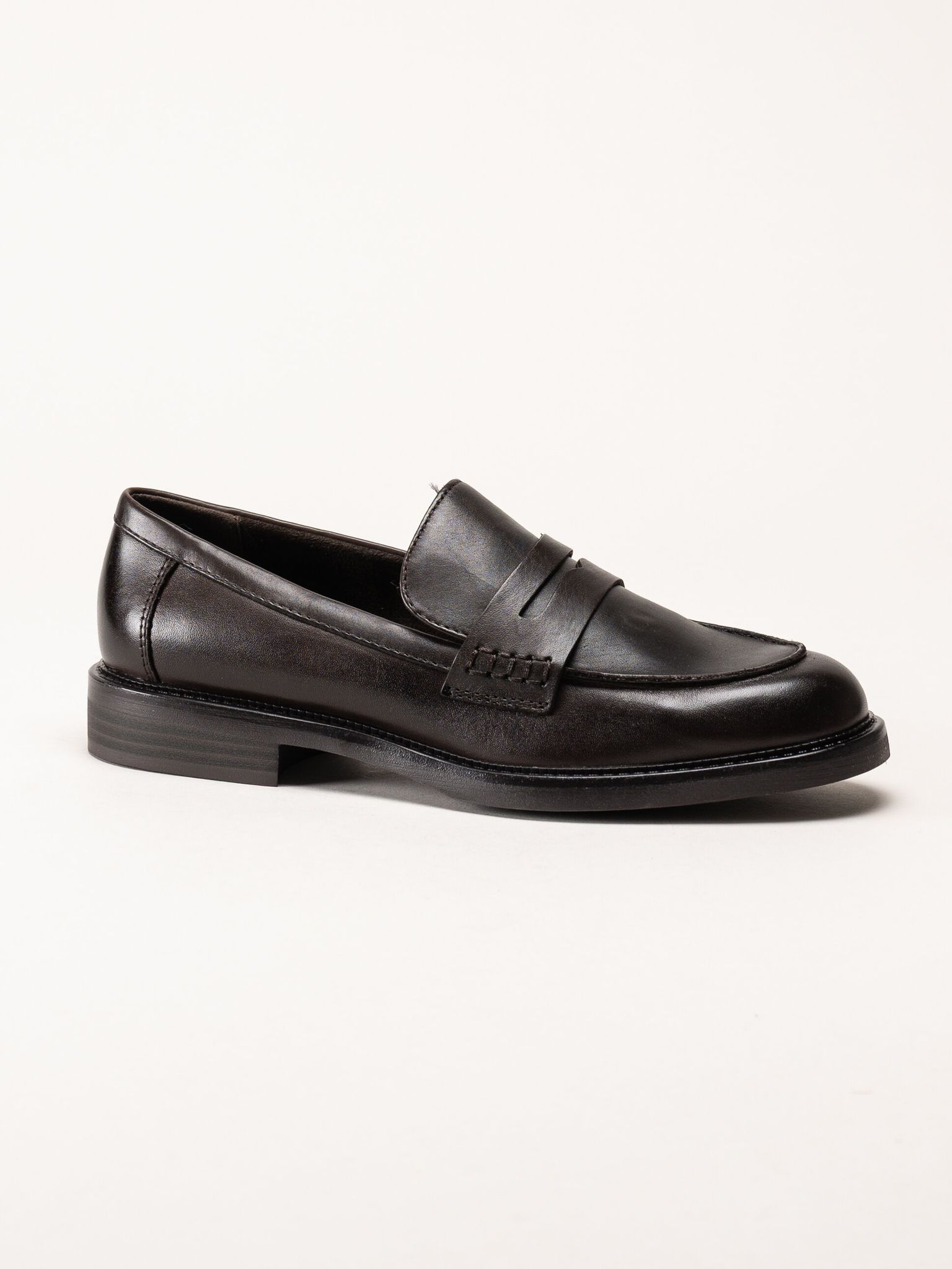 Marco Tozzi - Mörkbruna loafers i skinn