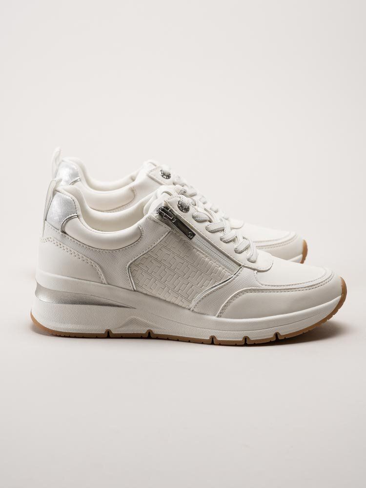 Tamaris - Vita kilklackade sneakers i skinnimitation