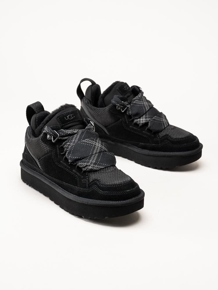 UGG - W Lowmel - Svarta ullfodrade sneakers
