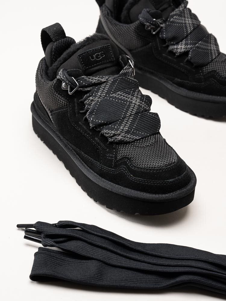 UGG - W Lowmel - Svarta ullfodrade sneakers