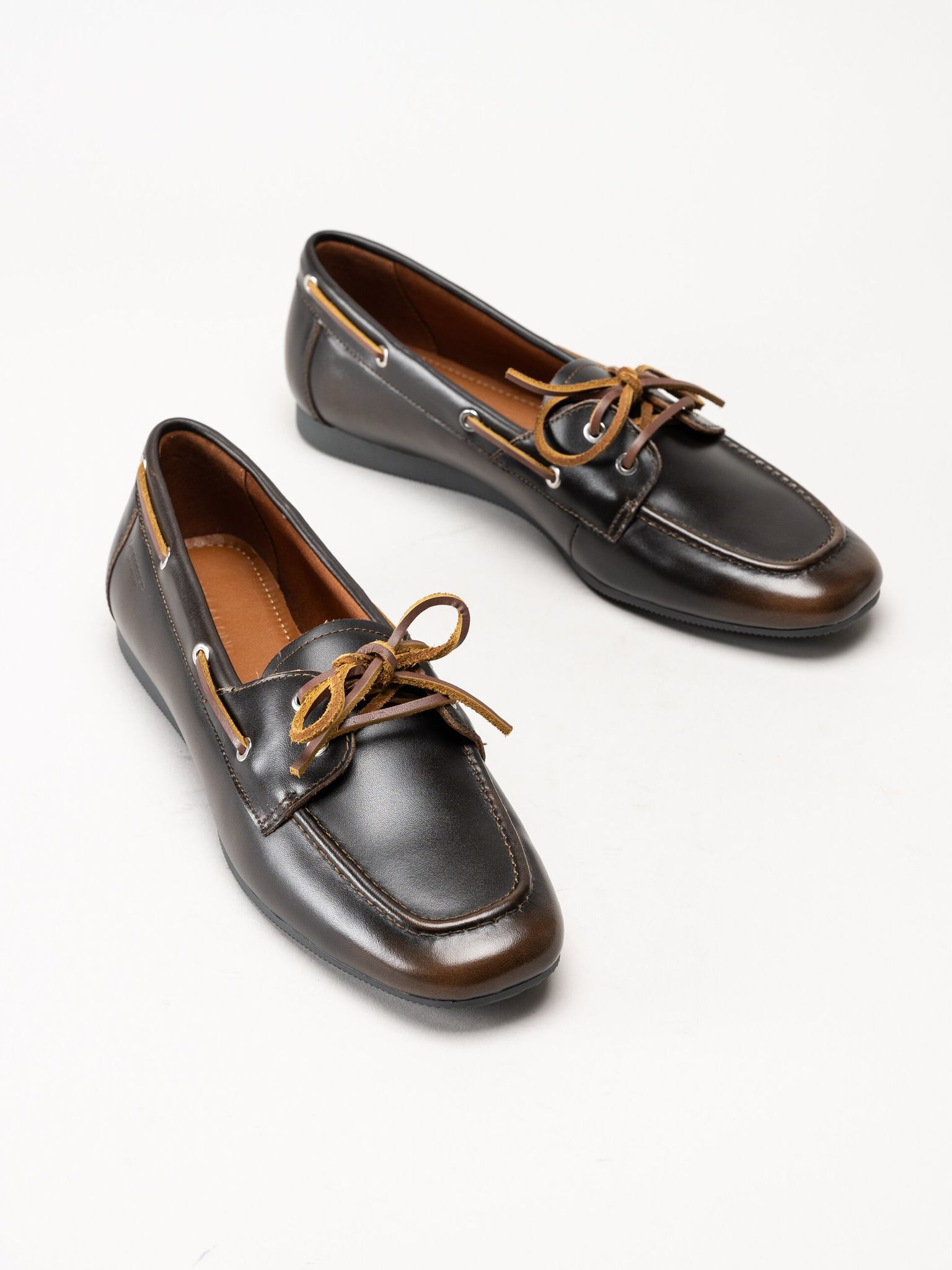 Vagabond - Hillary - Mörkbruna båt-inspirerade skinnskor