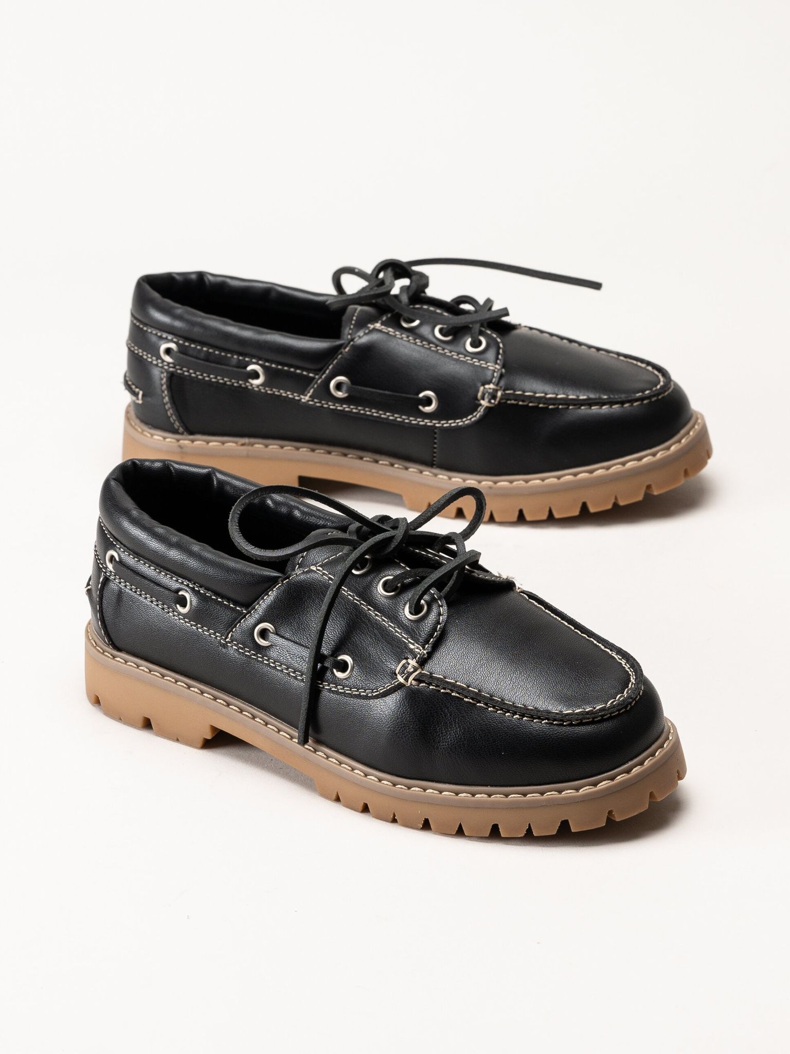 Duffy - LIOTTA DUE - Svarta seglarskor i skinnimitation