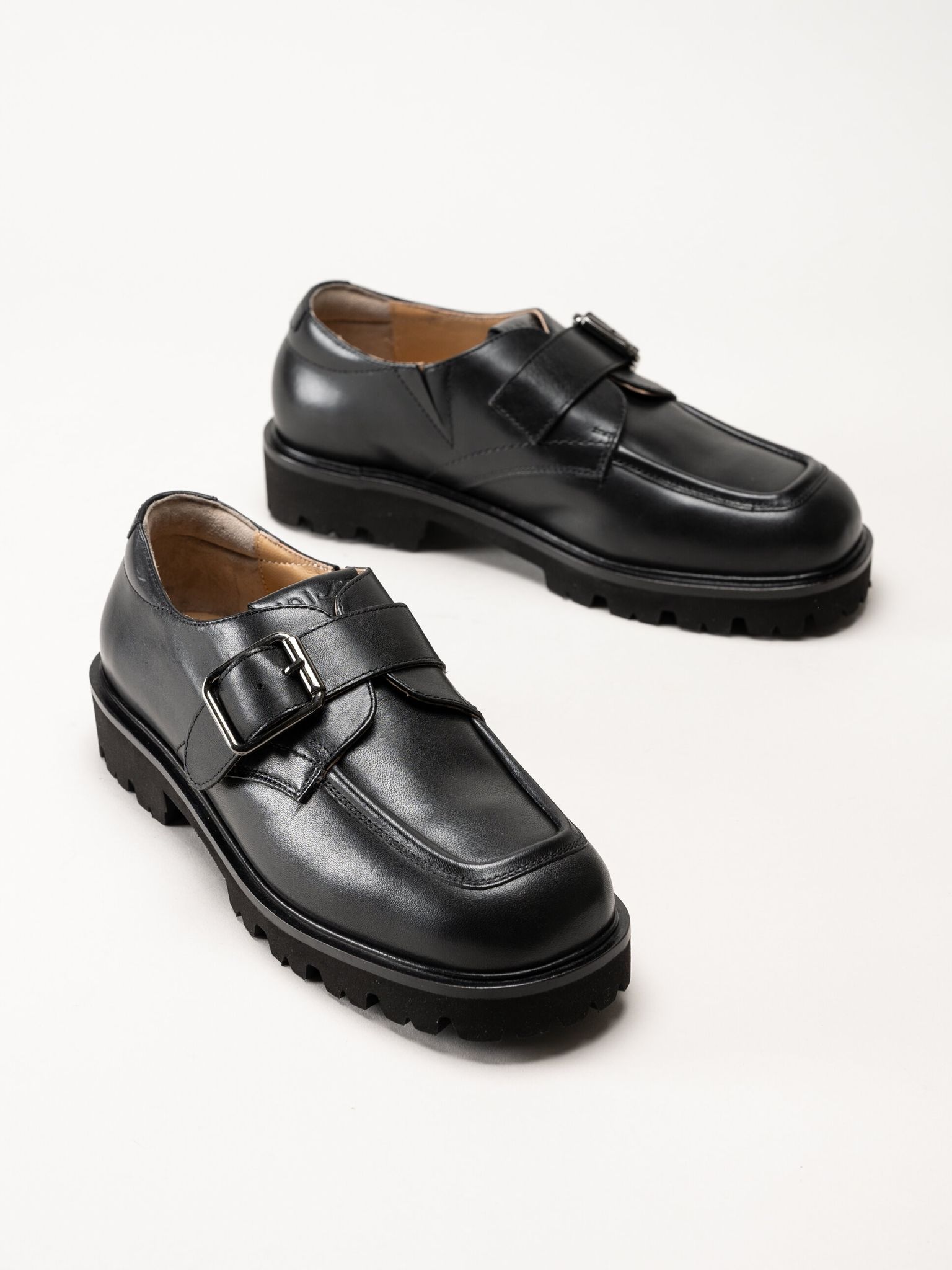 Unisa - Svarta loafers i skinn
