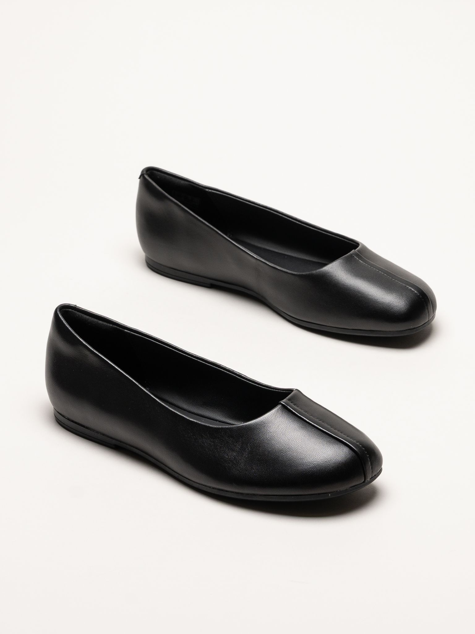 Clarks - Livia Lily - Svarta ballerinaskor