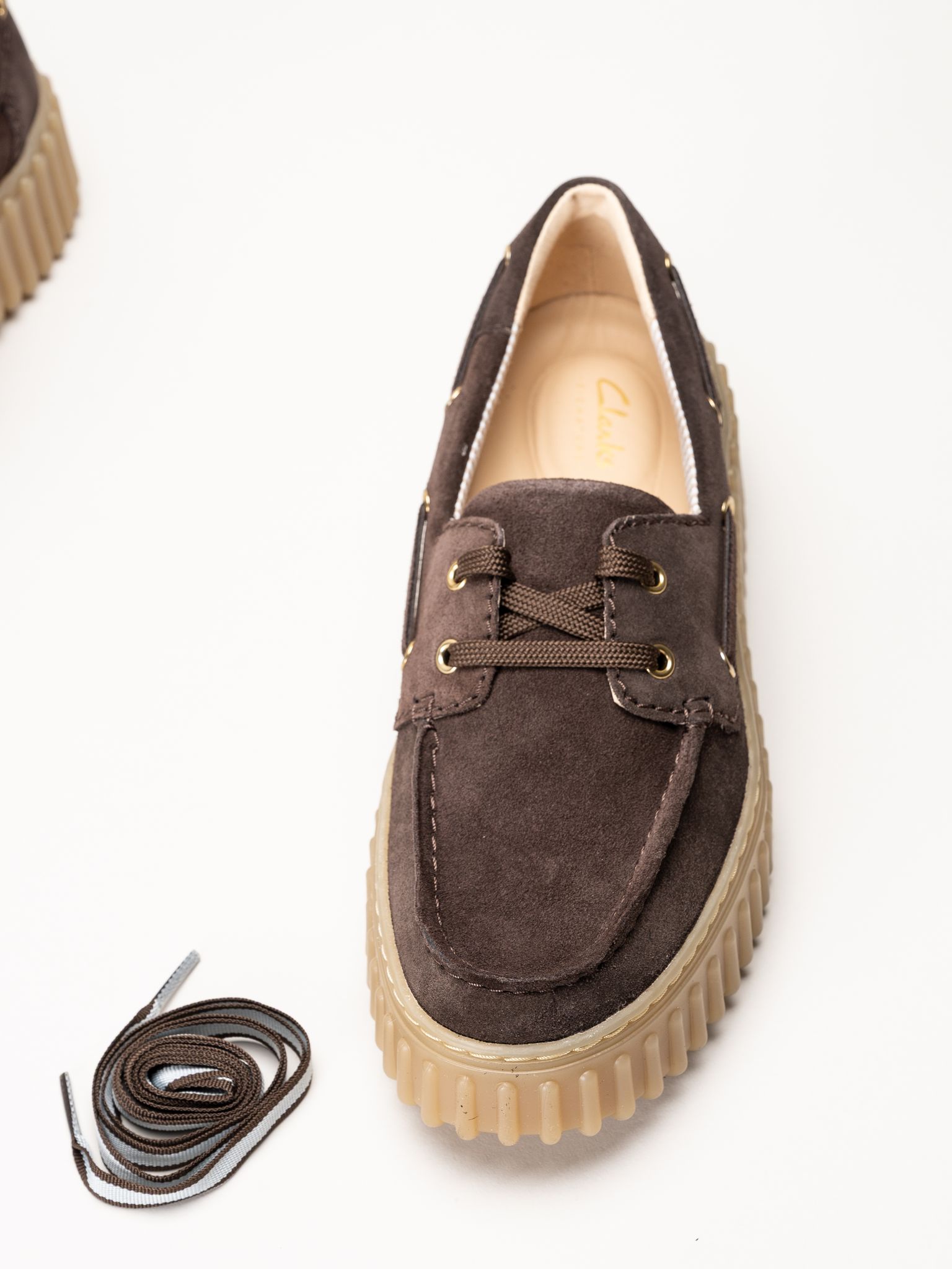 Clarks - Torhill Boat - Mörkbruna snörskor i mocka