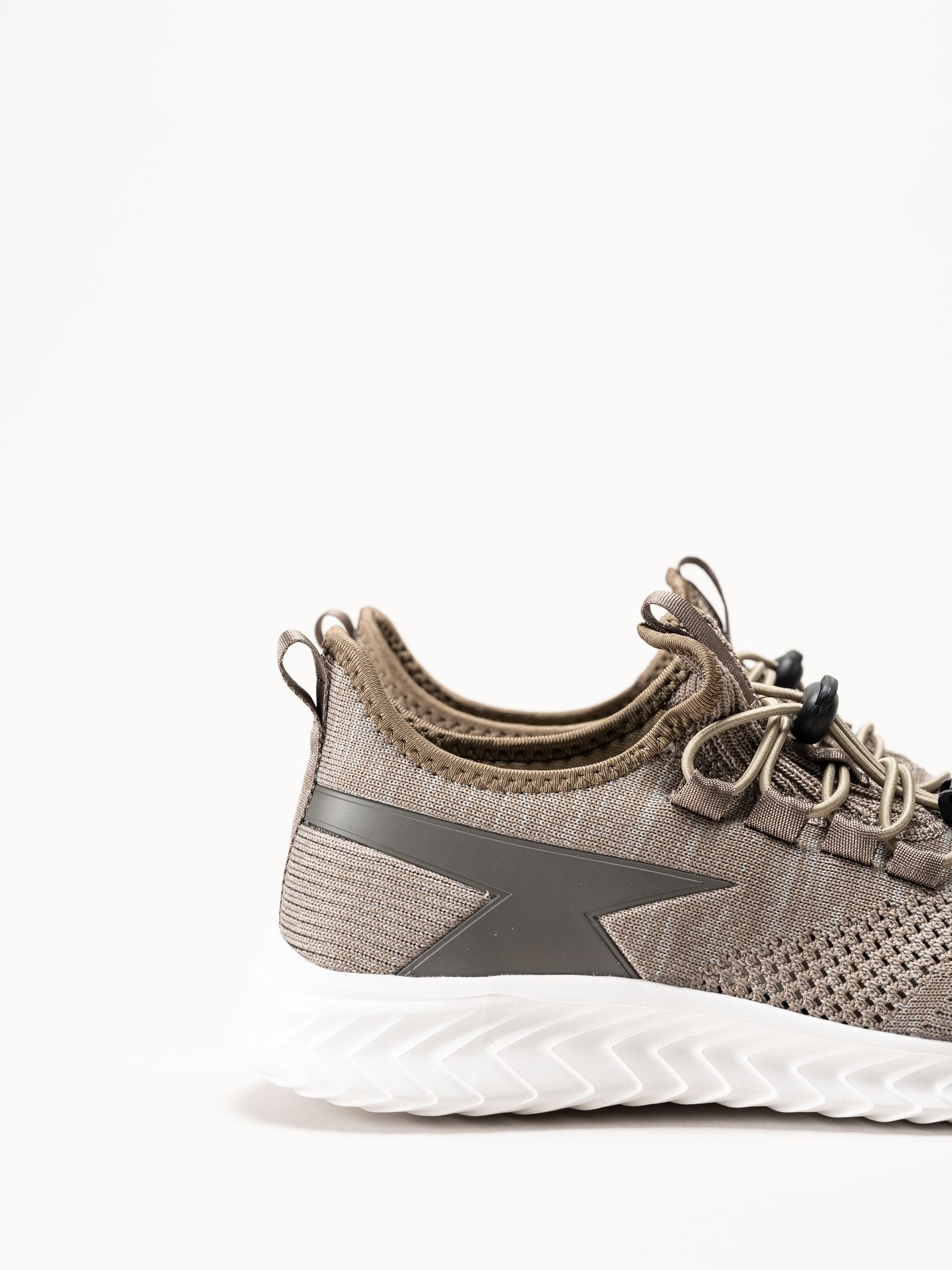 Soft Comfort - Heliett - Bruna sneakers i stickad texil