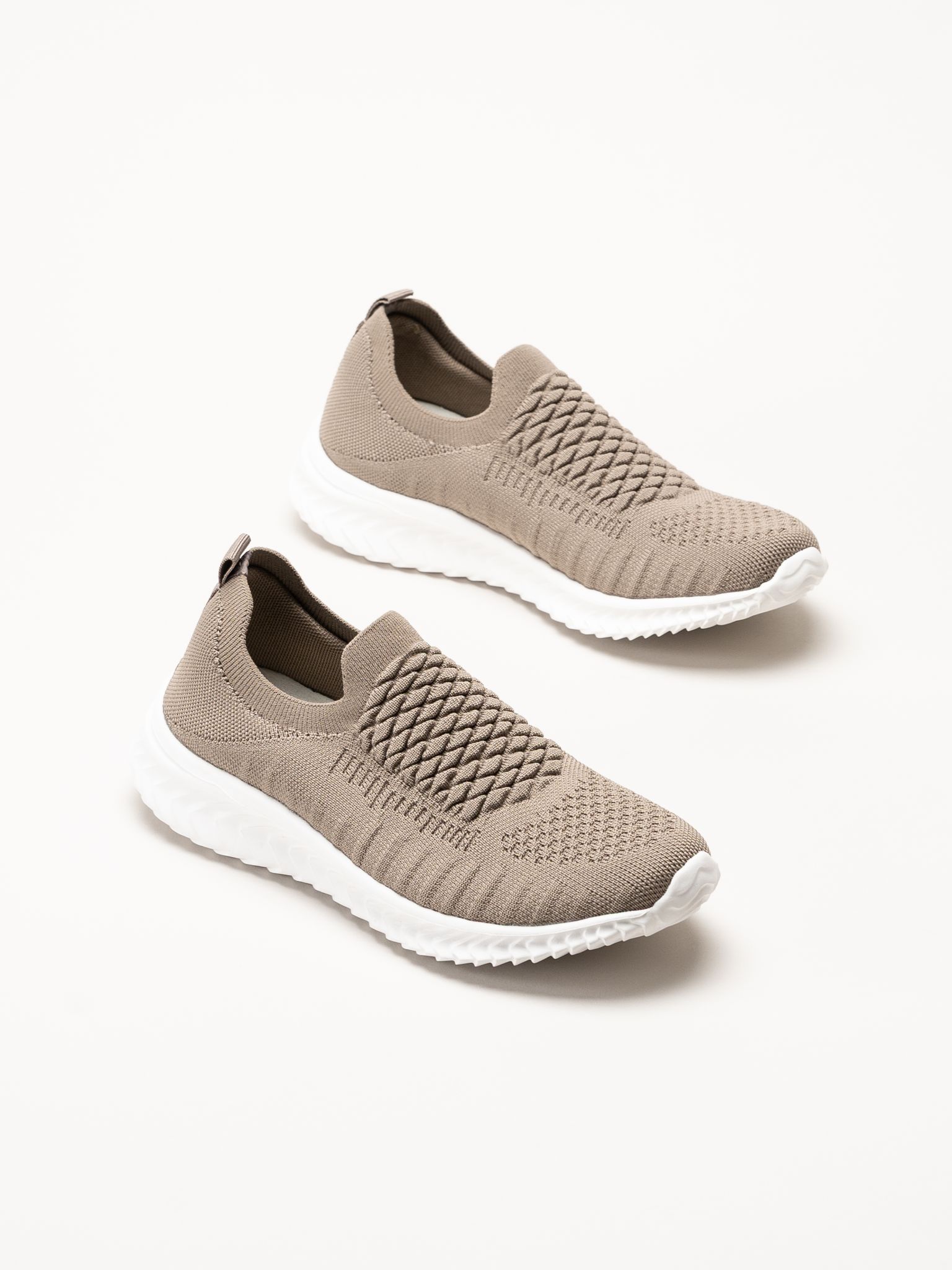 Soft Comfort - Swiss - Beige sneakers i stickad textil