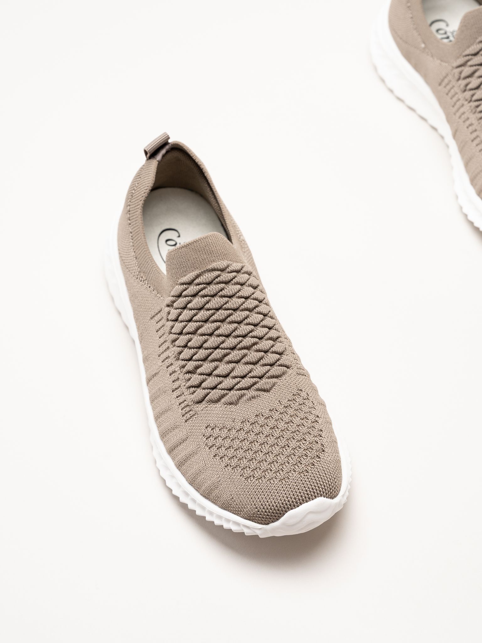 Soft Comfort - Swiss - Beige sneakers i stickad textil