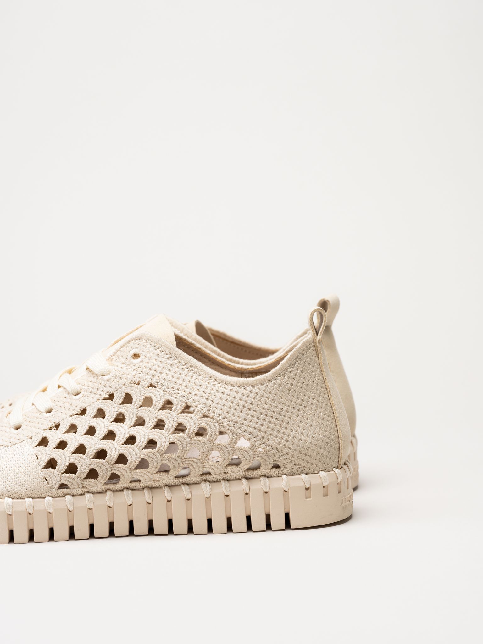 Ilse Jacobsen - Tulip Embroidery - Offwhite perforerade sneakers