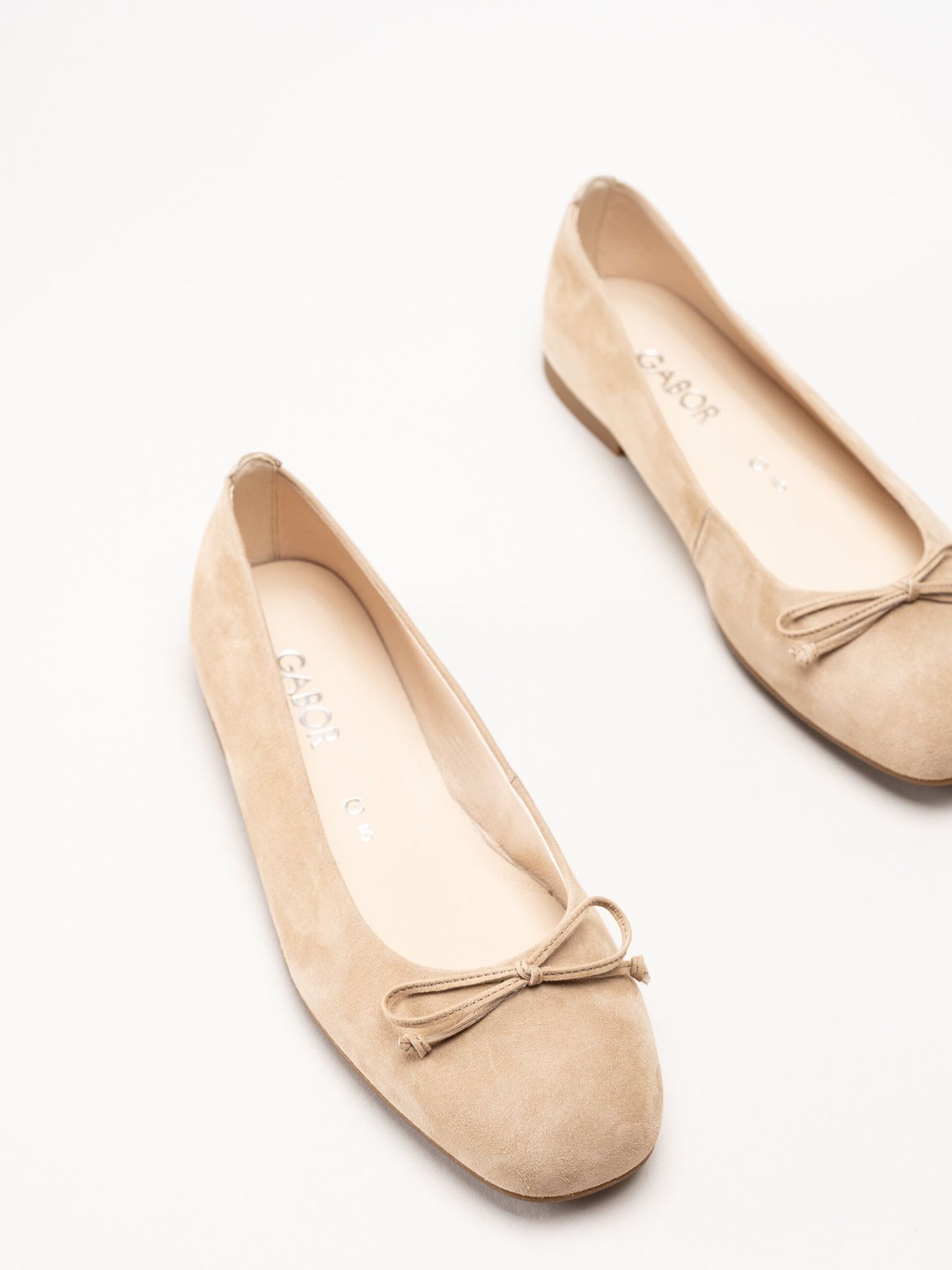 Gabor - Beige ballerinaskor i mocka