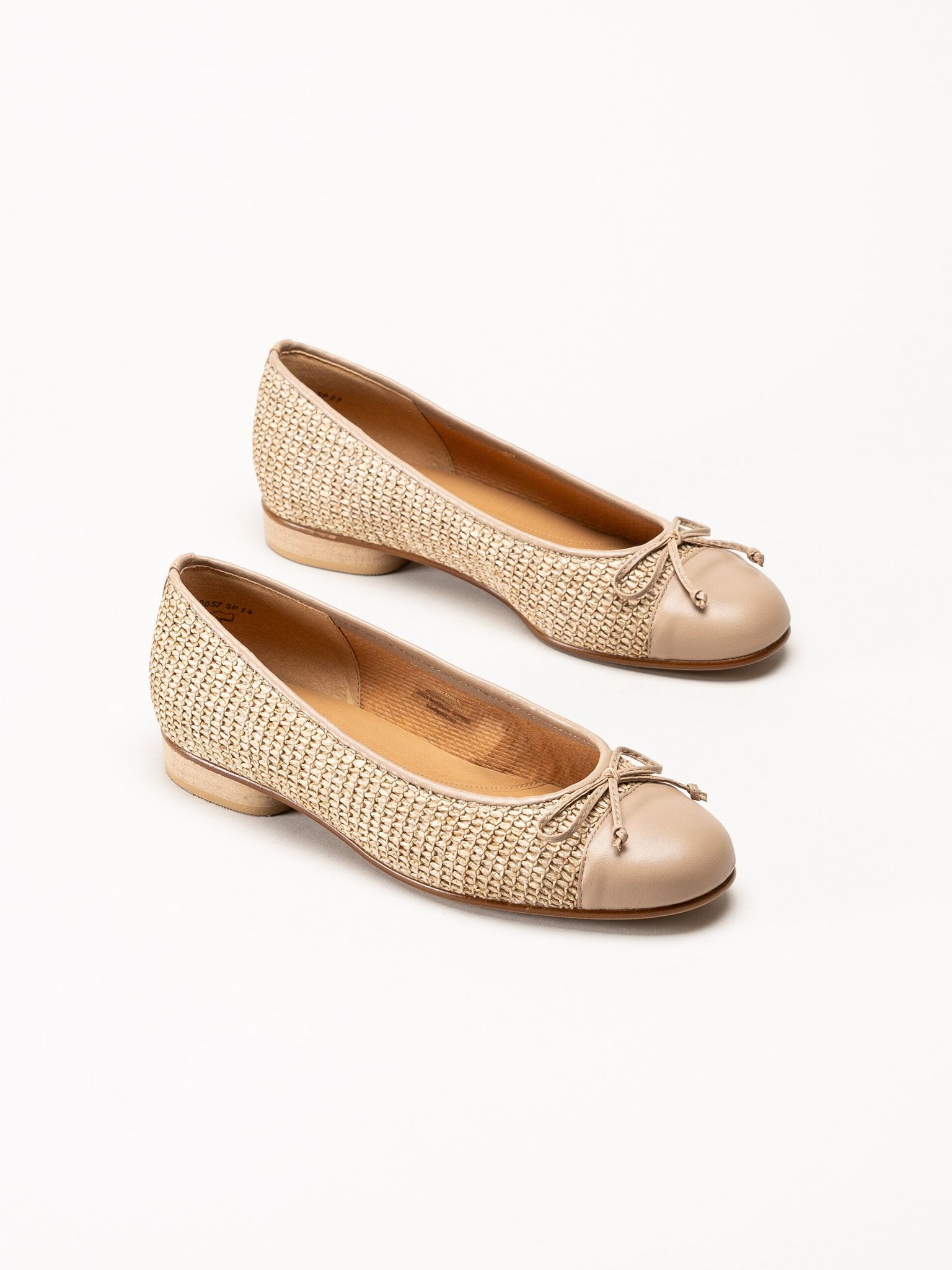 Gabor - Beige ballerinaskor i skinn