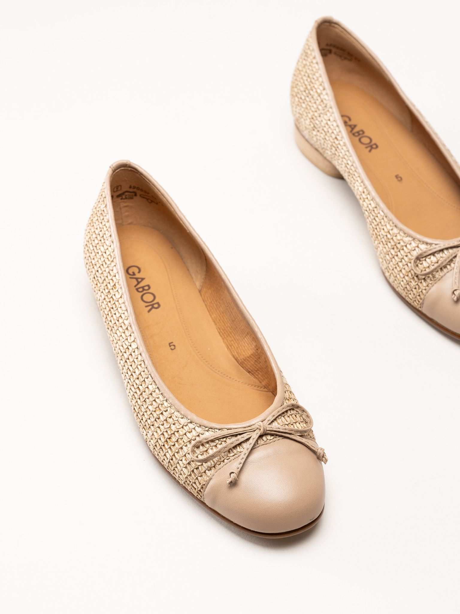 Gabor - Beige ballerinaskor i skinn