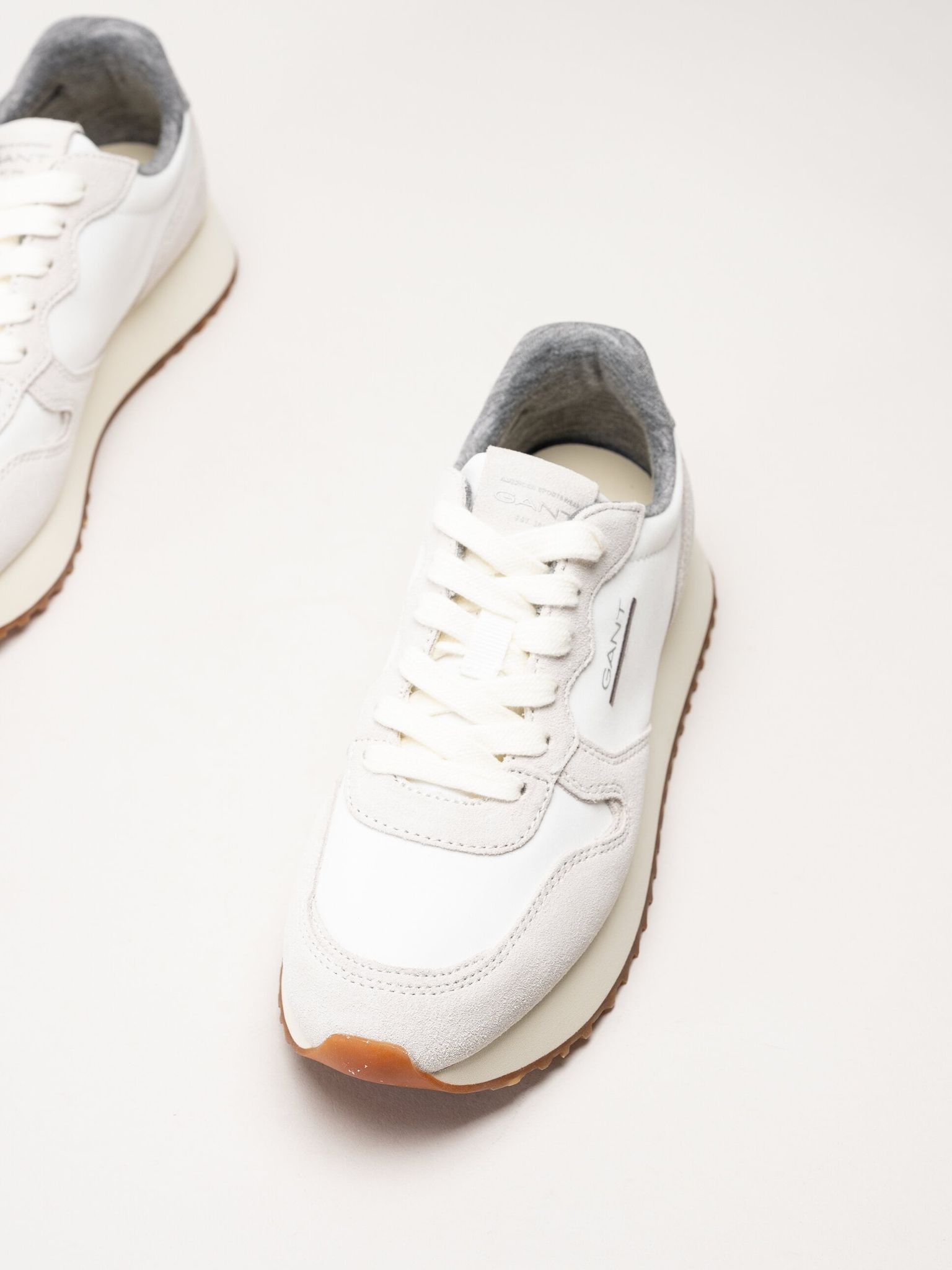 Gant Footwear - Bevinda - Offwhite sneakers i mocka och textil