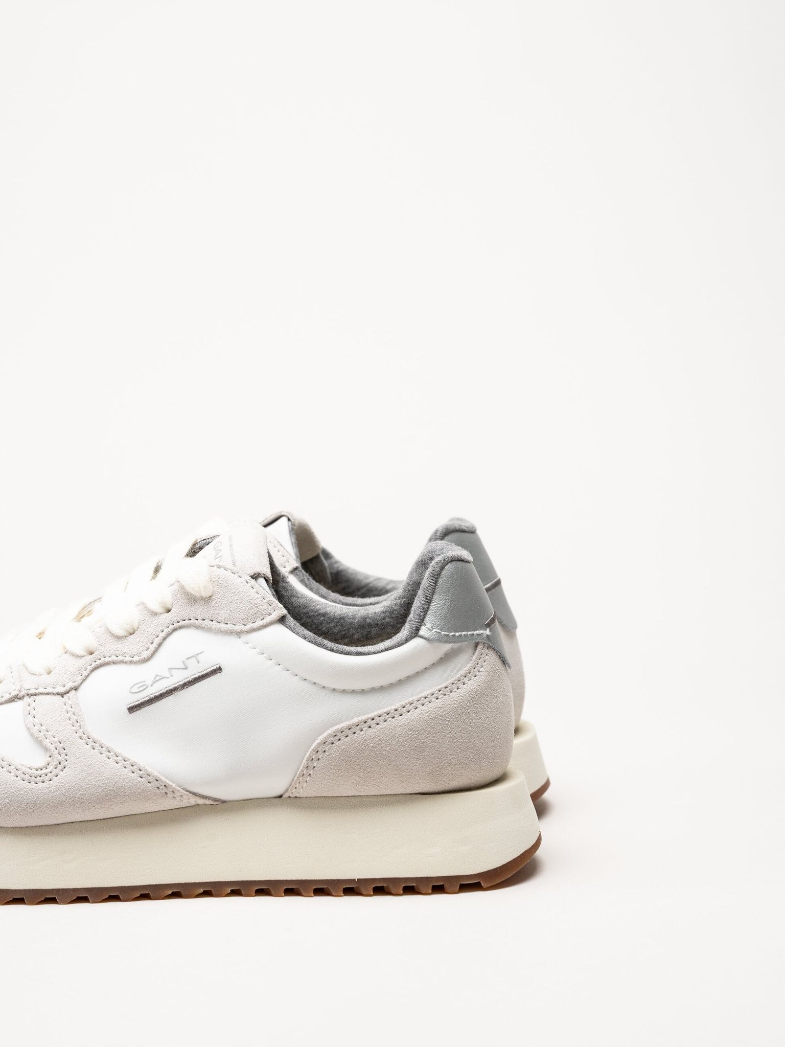Gant Footwear - Bevinda - Offwhite sneakers i mocka och textil