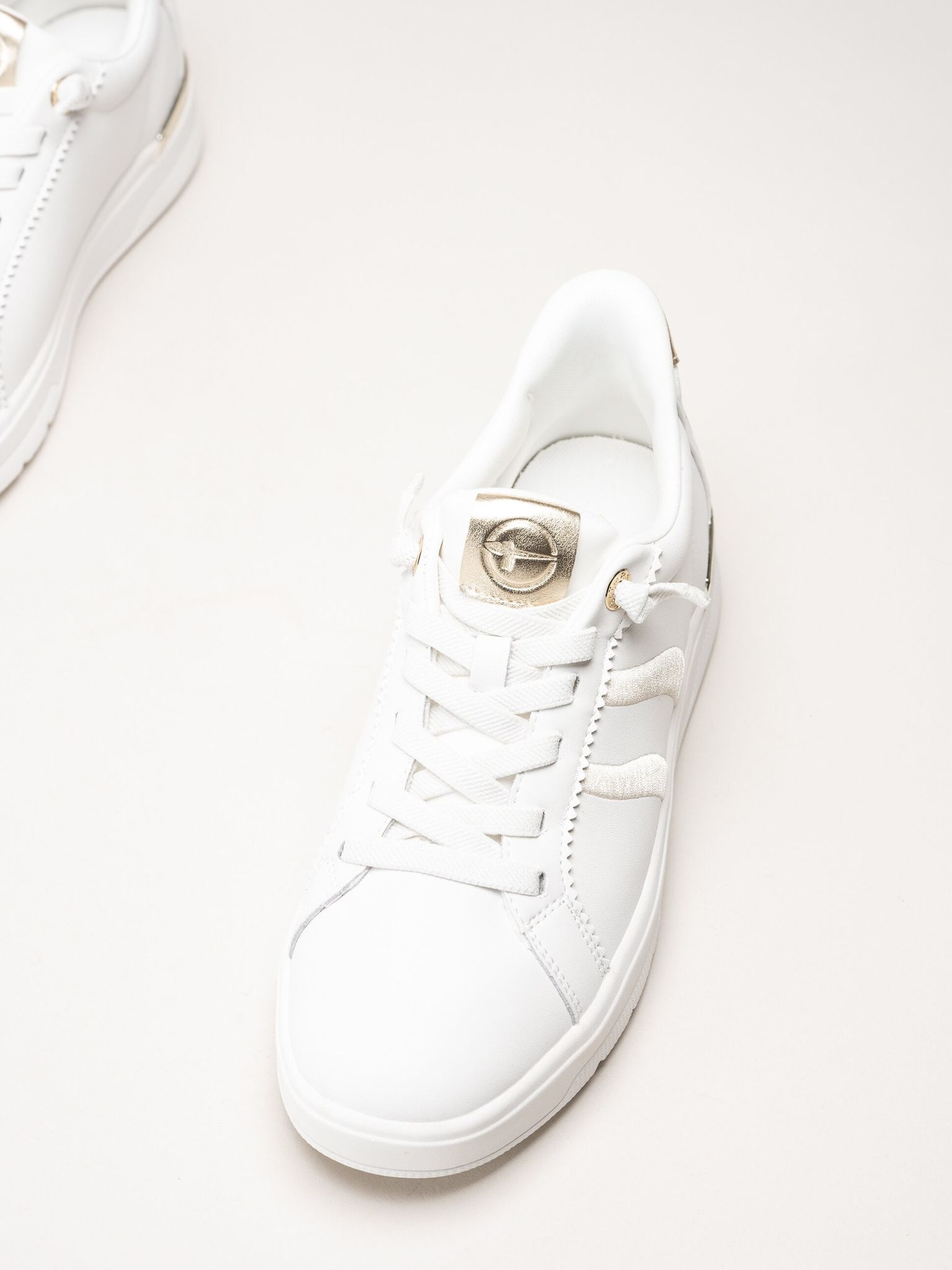 Tamaris - Wide fit - Vita sneakers i skinn