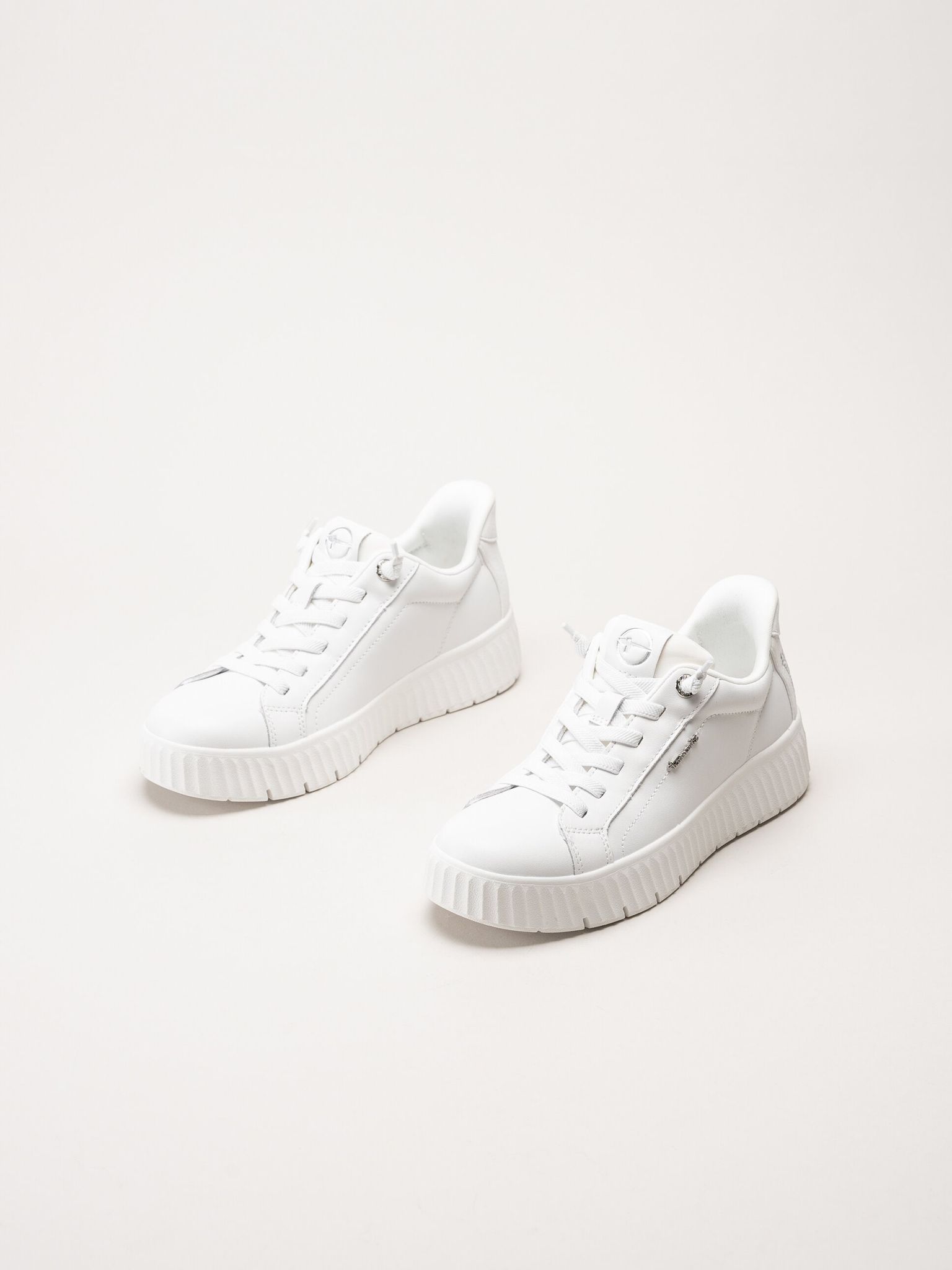 Tamaris Comfort - Vita sneakers i skinn