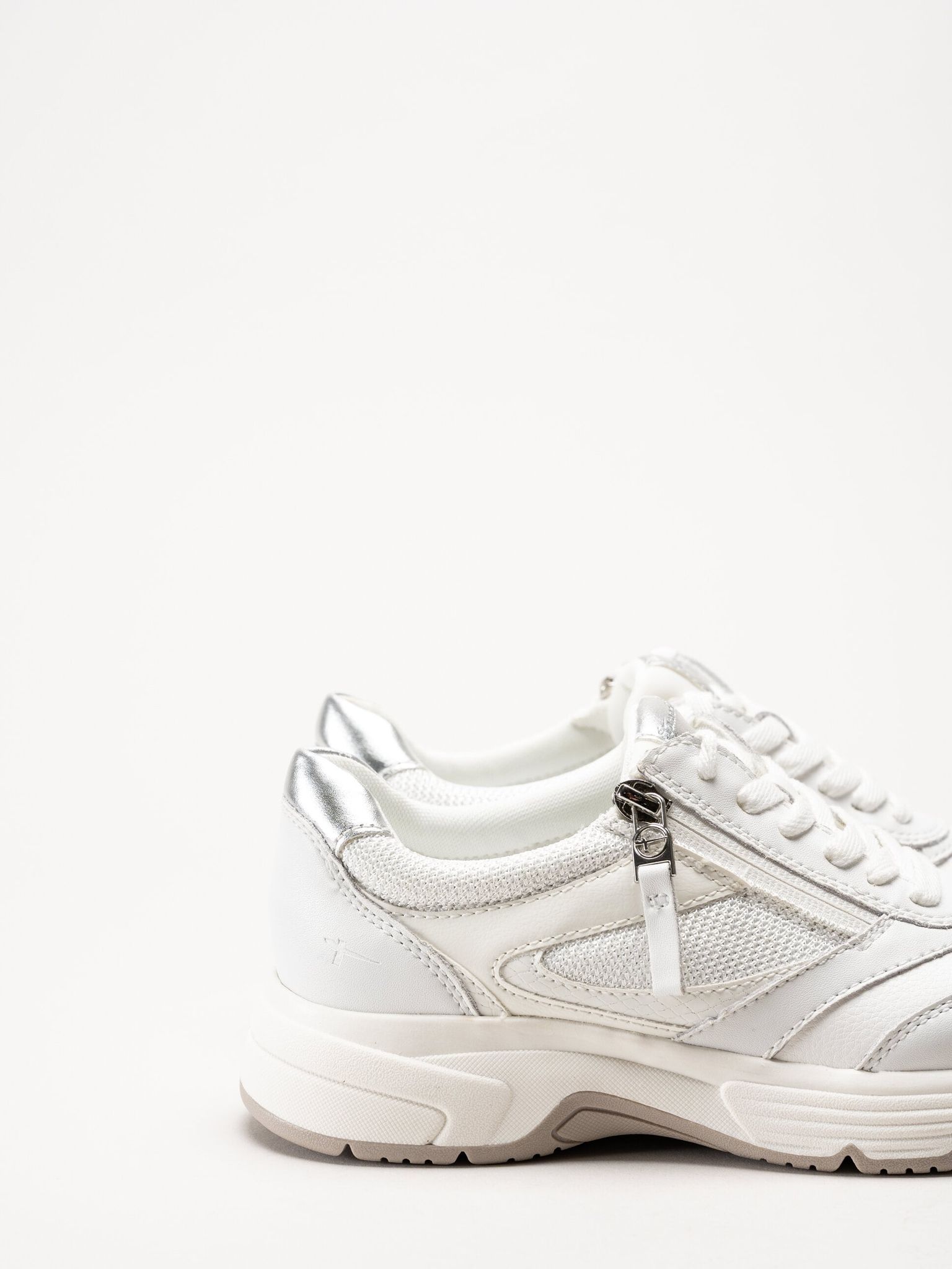 Tamaris Comfort - Vita sneakers i skinn