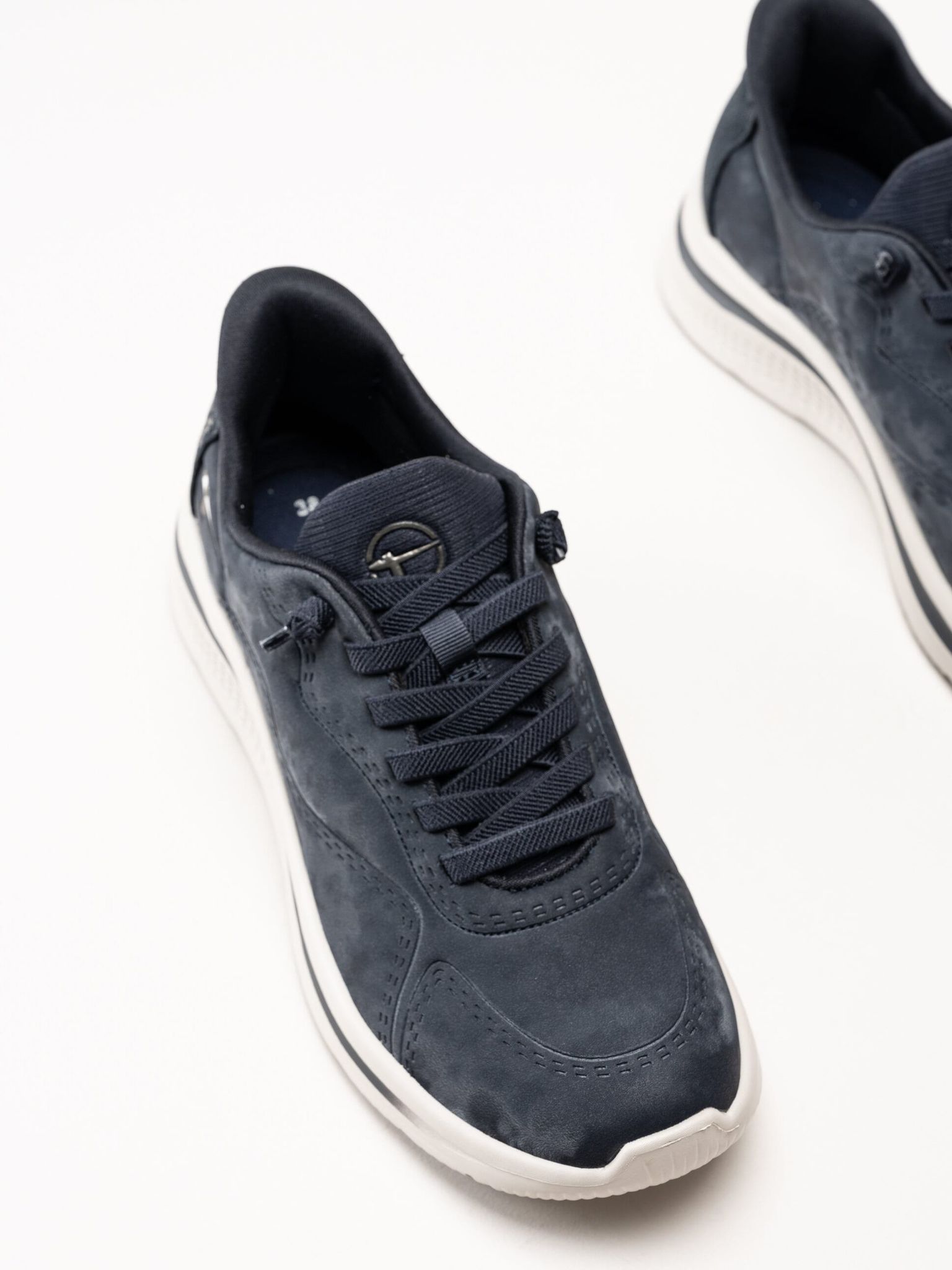 Tamaris Comfort - Mörkblå sneakers i skinnimitation