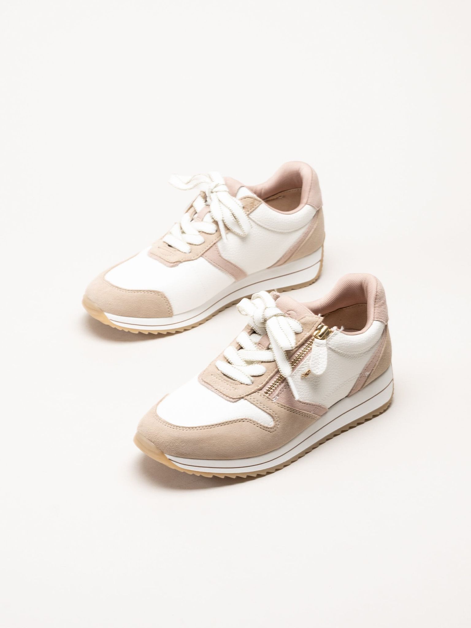 Tamaris - Wide fit - Beige sneakers i mocka