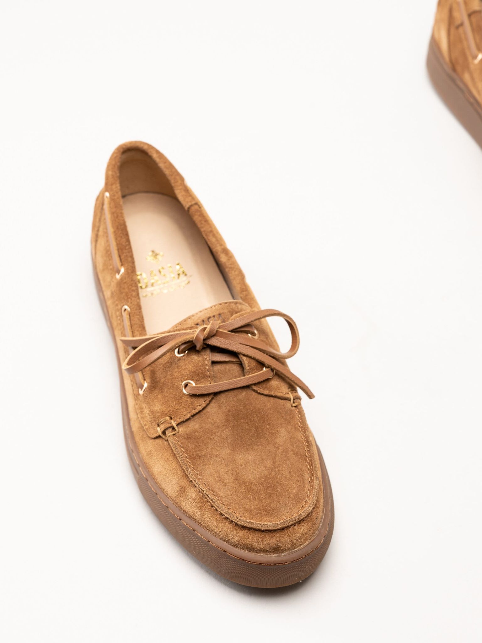Dasia - Daylily - Bruna seglarloafers i mocka